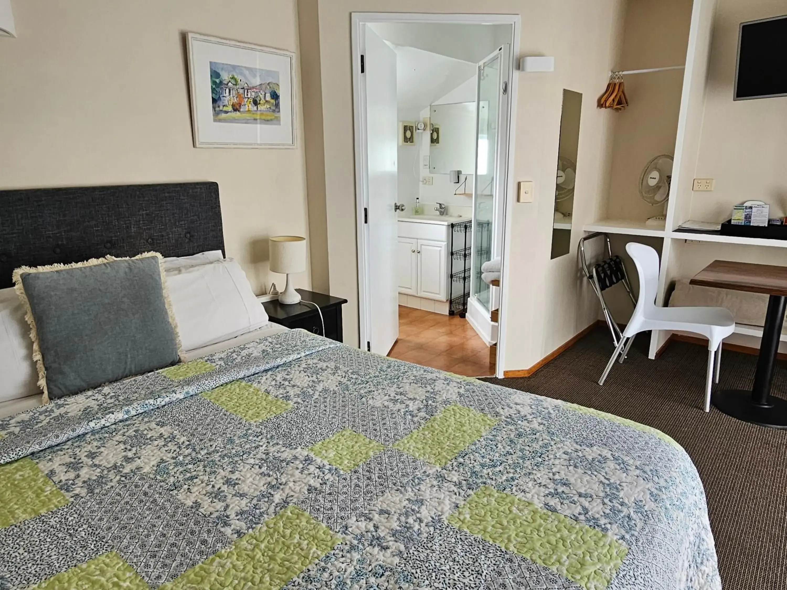 Living room, Bed in Albert Number 6 Living room, Bed in Albert Number 6