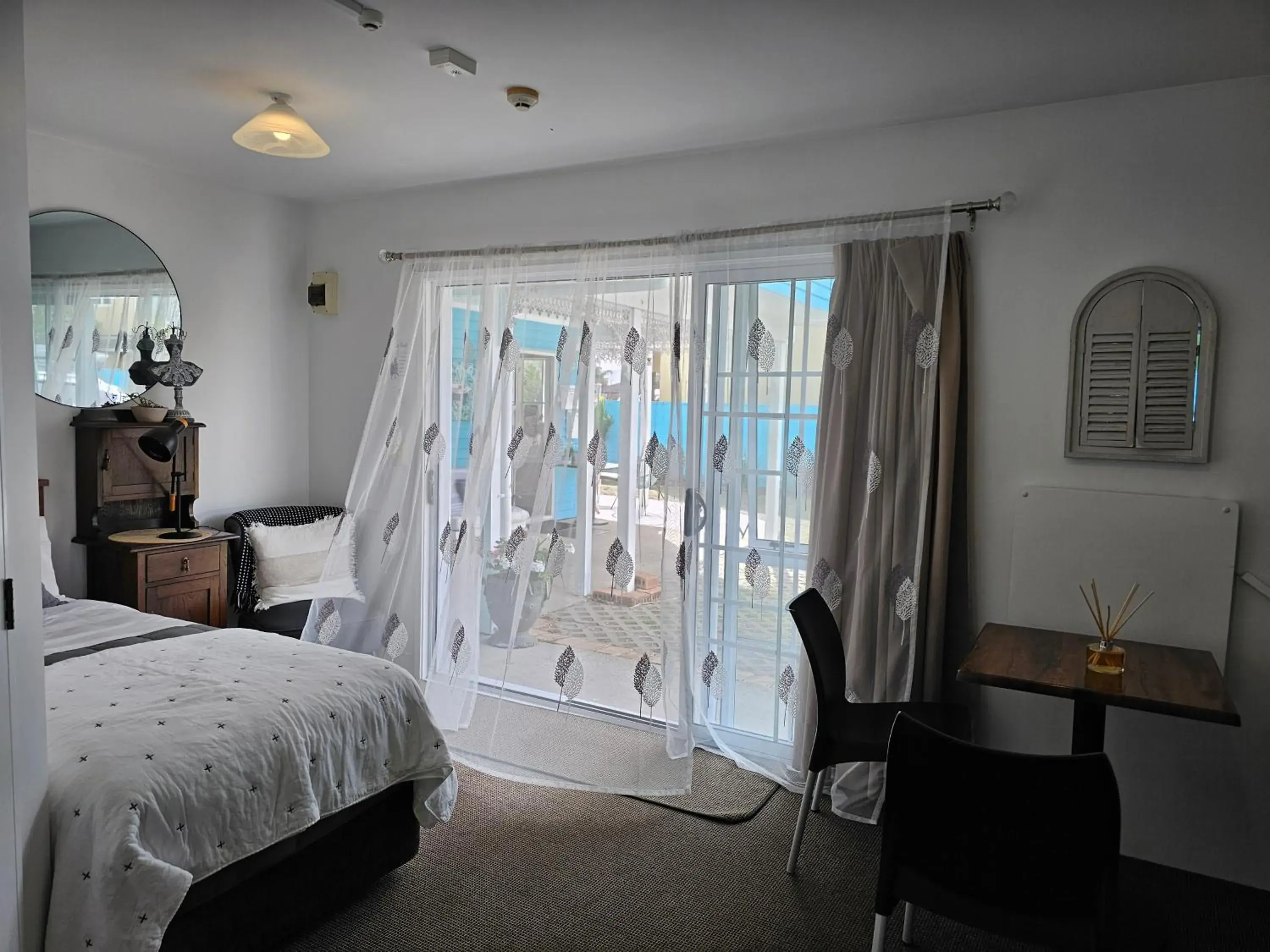 Deluxe Twin Room with Free Netflix in Albert Number 6 Deluxe Twin Room with Free Netflix in Albert Number 6