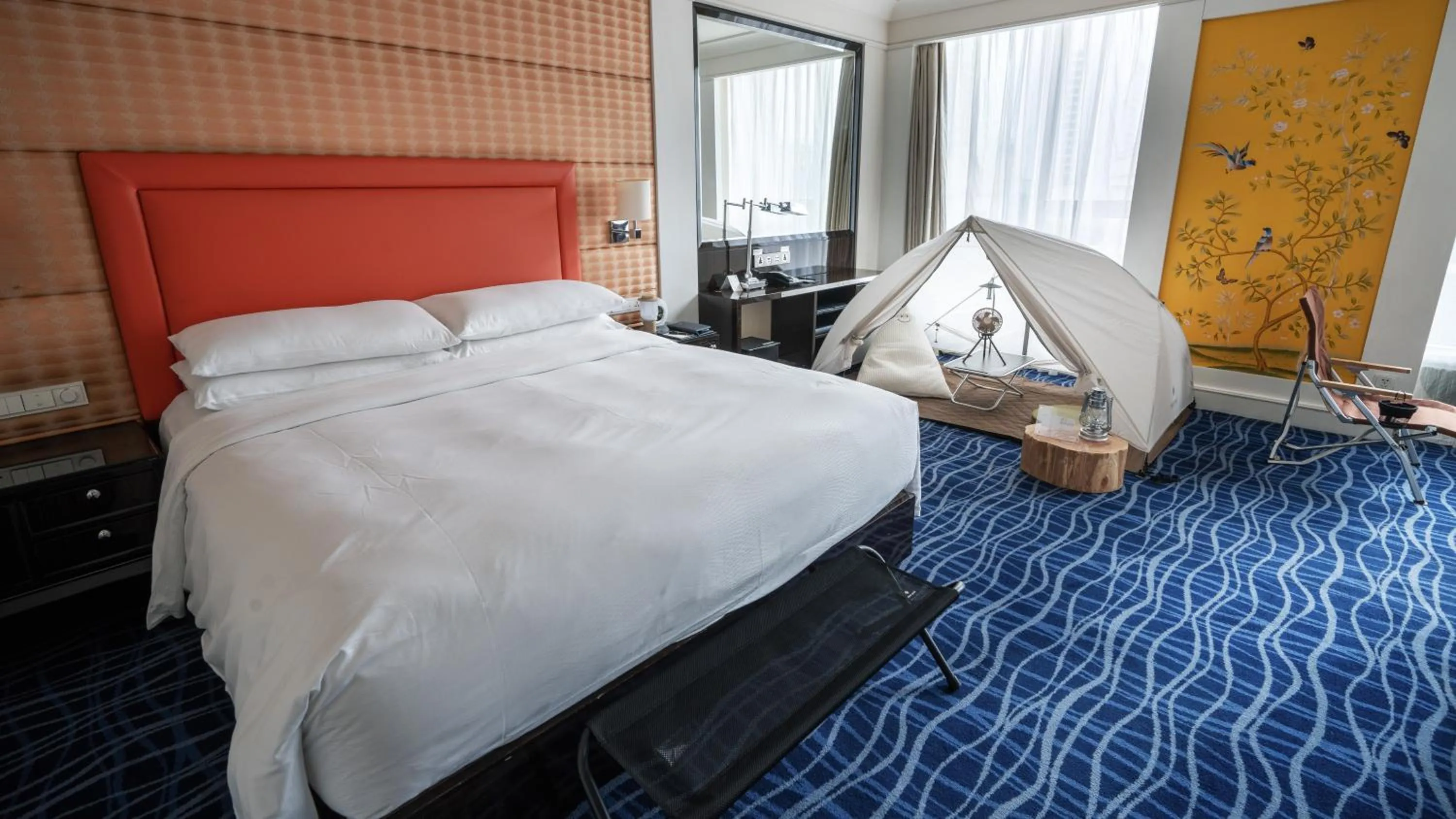 Photo of the whole room, Bed in JW Marriott Hotel Hangzhou