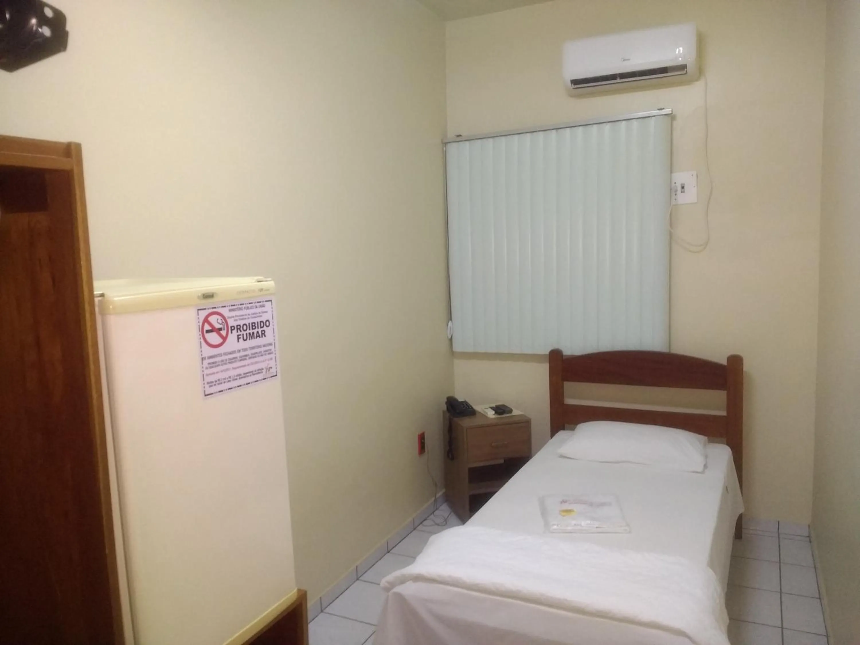 Single Room with Bathroom in Hotel Goiânia
