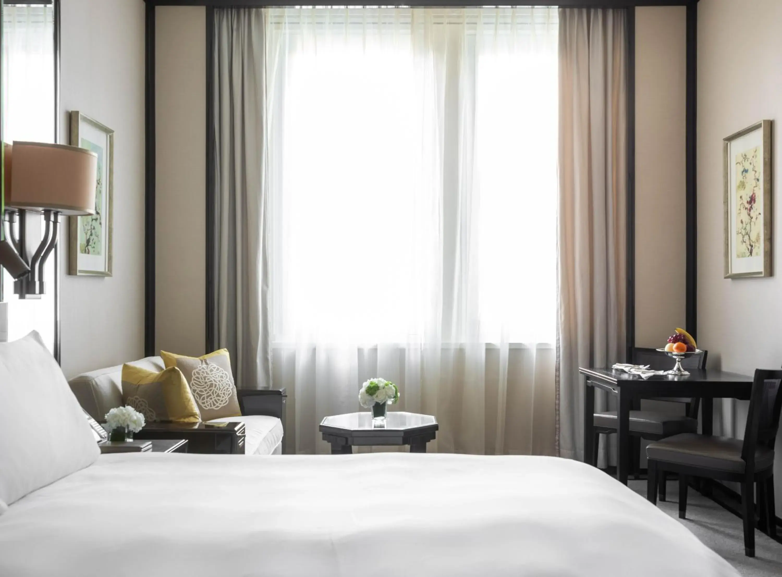 Deluxe King Room in The Peninsula Hong Kong Deluxe King Room in The Peninsula Hong Kong