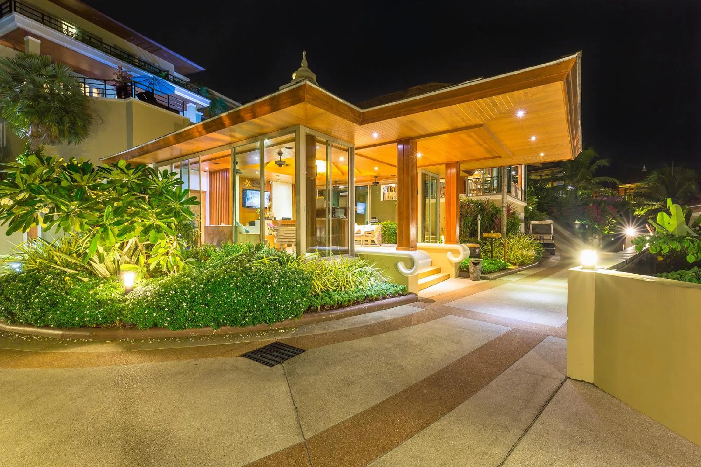 Garden in Villa Tantawan Resort - Private Pool Villas