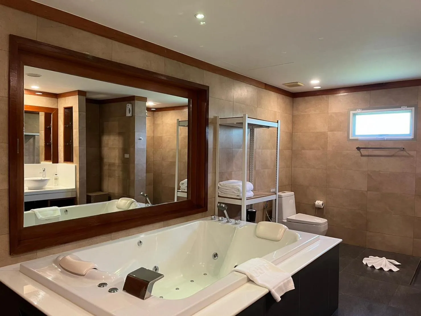 Bath in Villa Tantawan Resort - Private Pool Villas