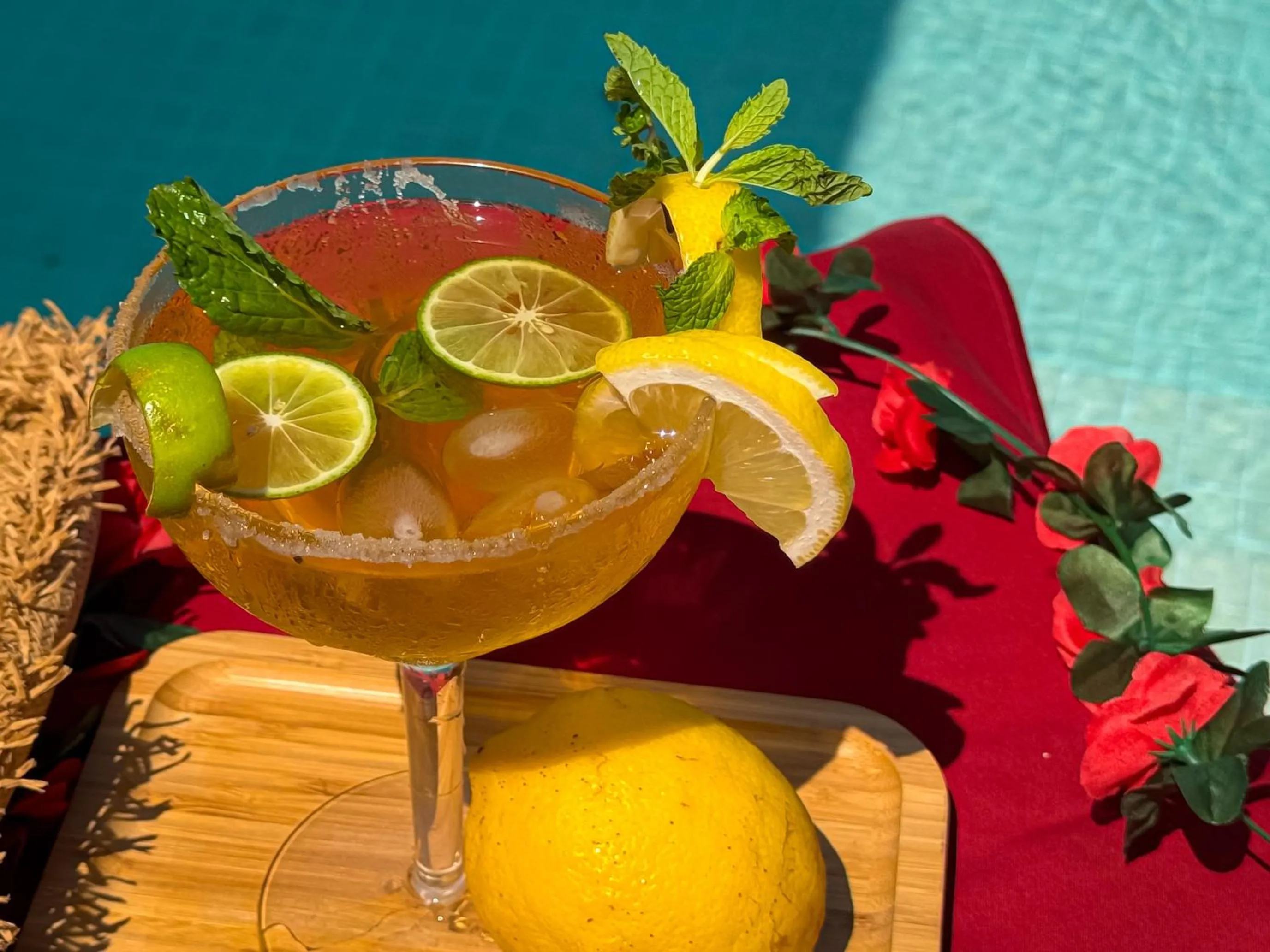 Swimming pool in Villa Tantawan Resort - Private Pool Villas