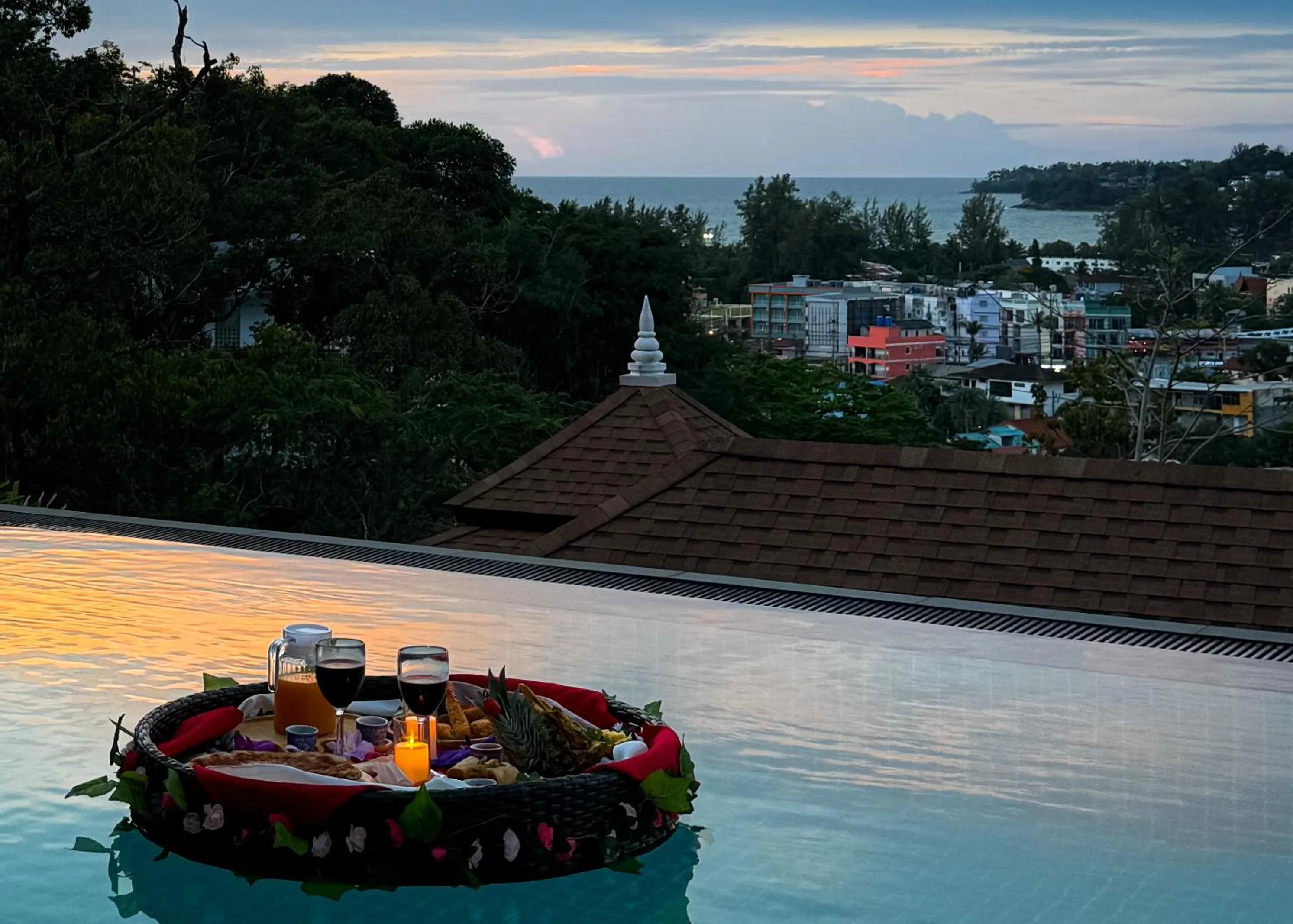 Dining area in Villa Tantawan Resort - Private Pool Villas