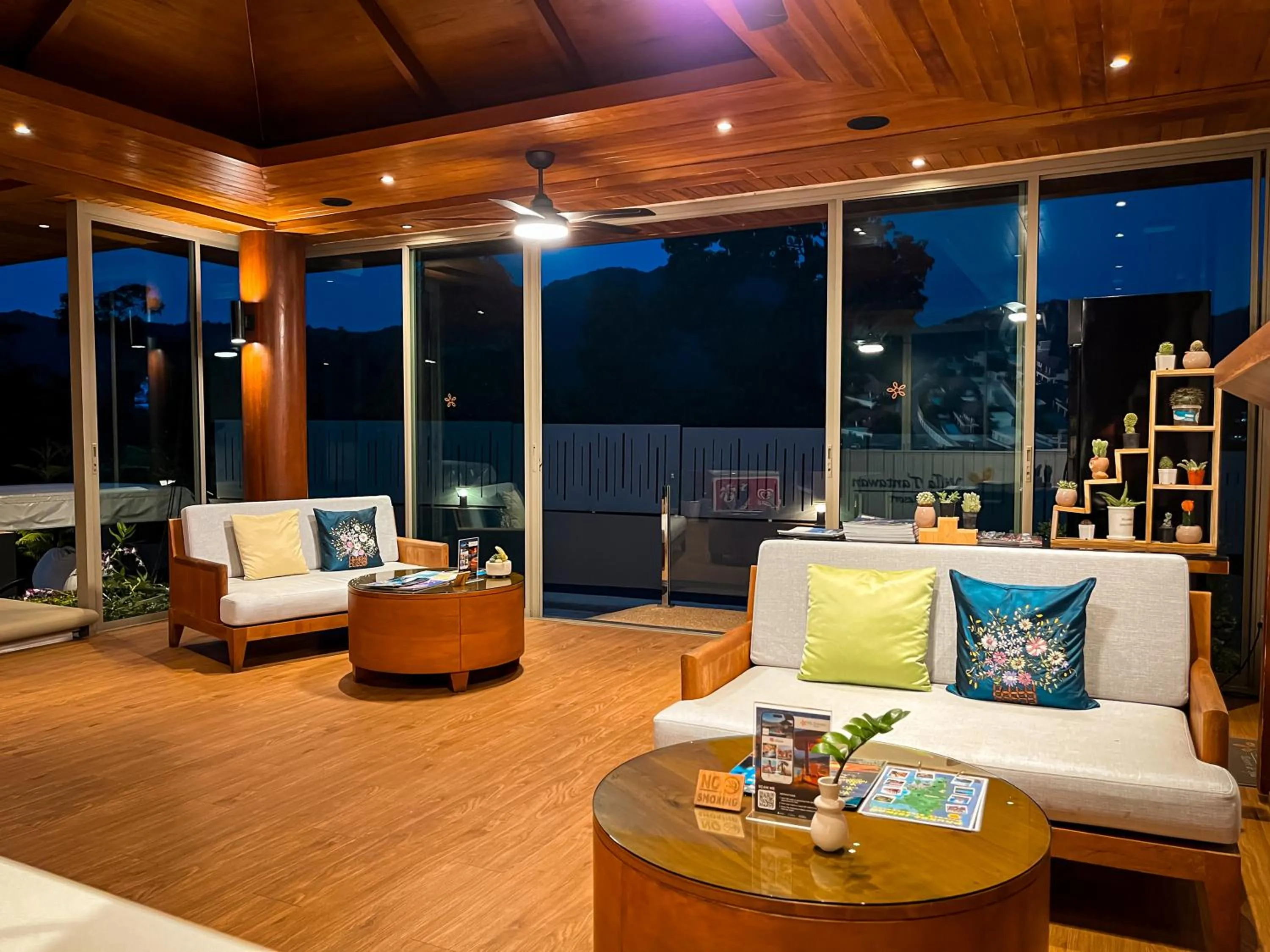 Lobby or reception in Villa Tantawan Resort - Private Pool Villas
