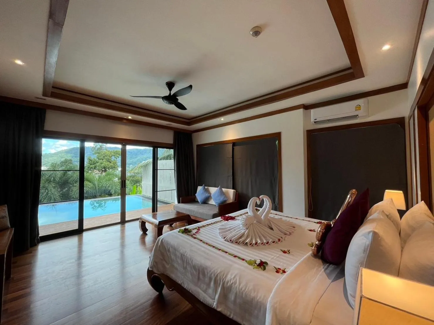 Decorative detail, Bed in Villa Tantawan Resort - Private Pool Villas