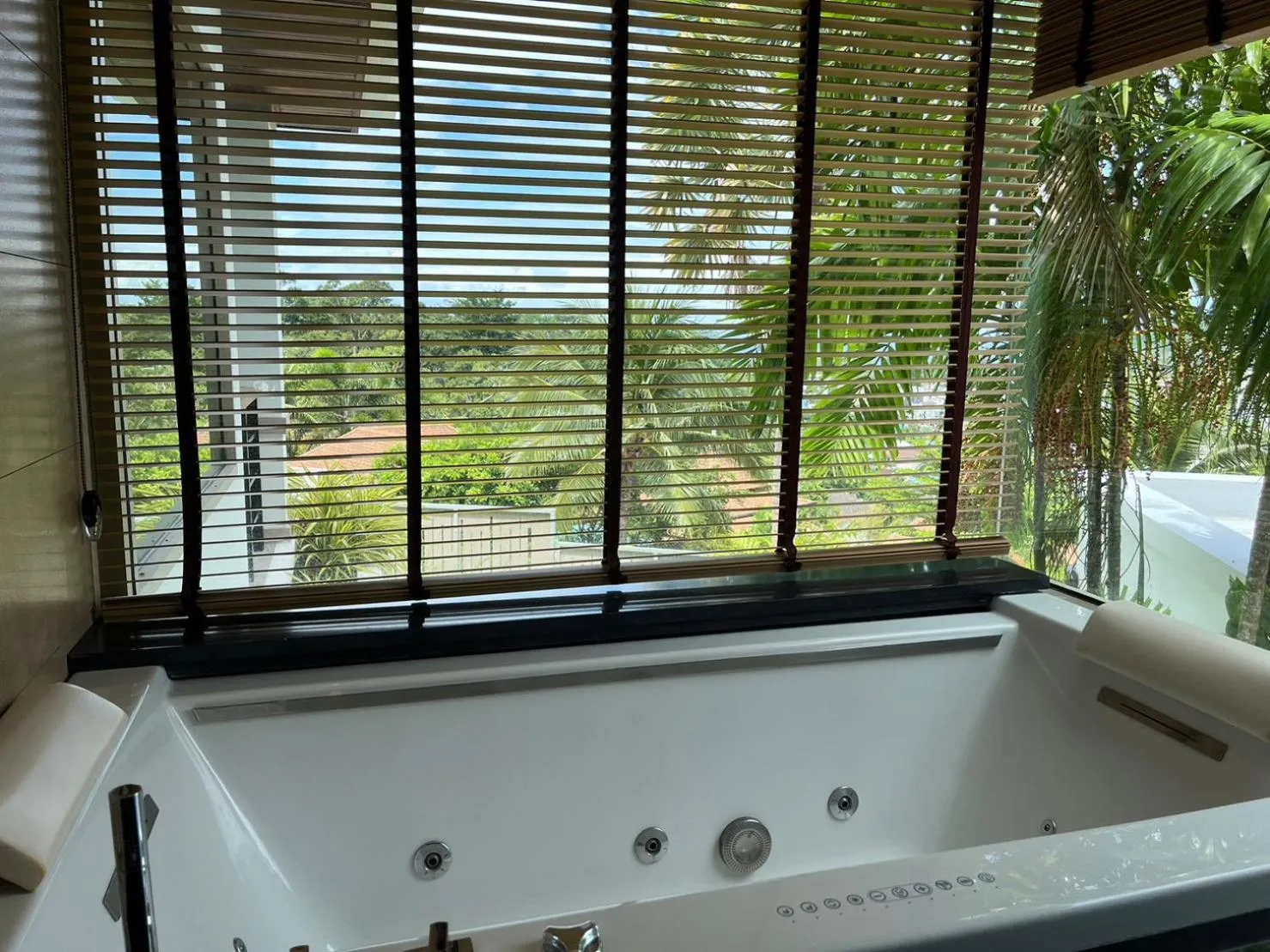 Hot Tub in Villa Tantawan Resort - Private Pool Villas