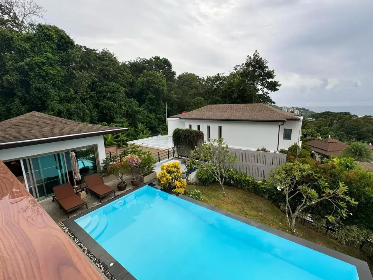 Garden view in Villa Tantawan Resort - Private Pool Villas Garden view in Villa Tantawan Resort - Private Pool Villas