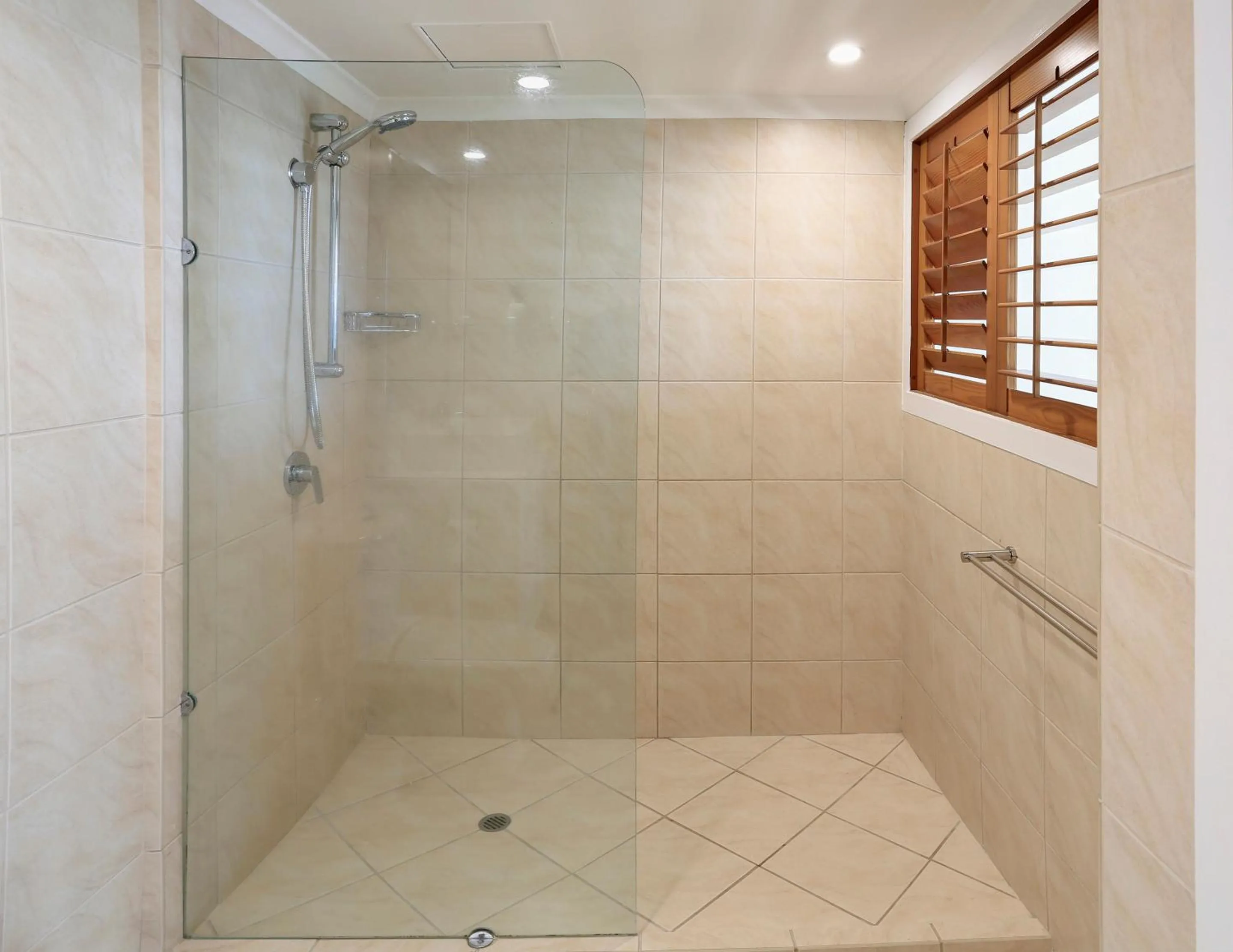 Bathroom in Pelican Sands Beach Resort