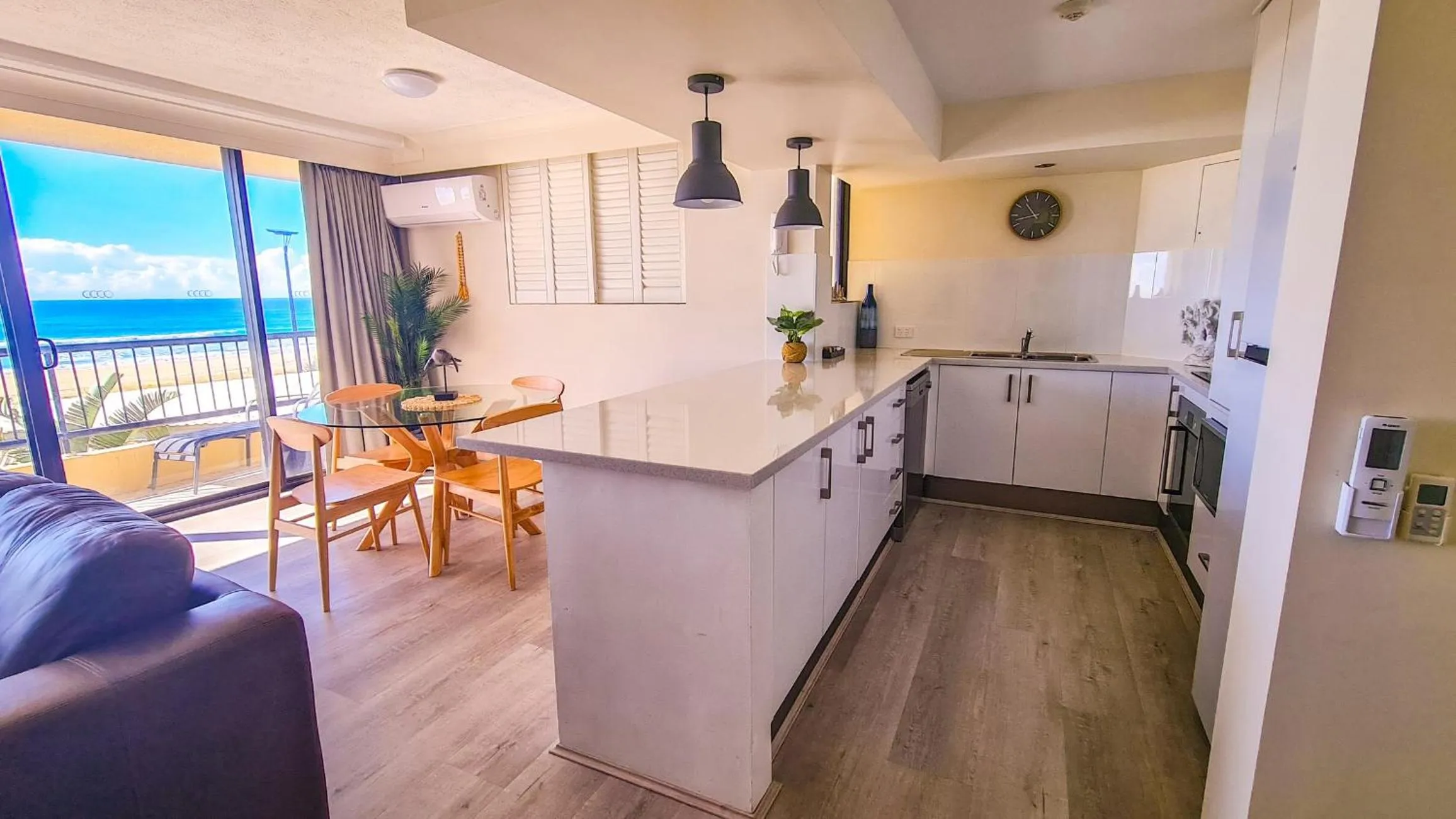 Dining area in Pelican Sands Beach Resort