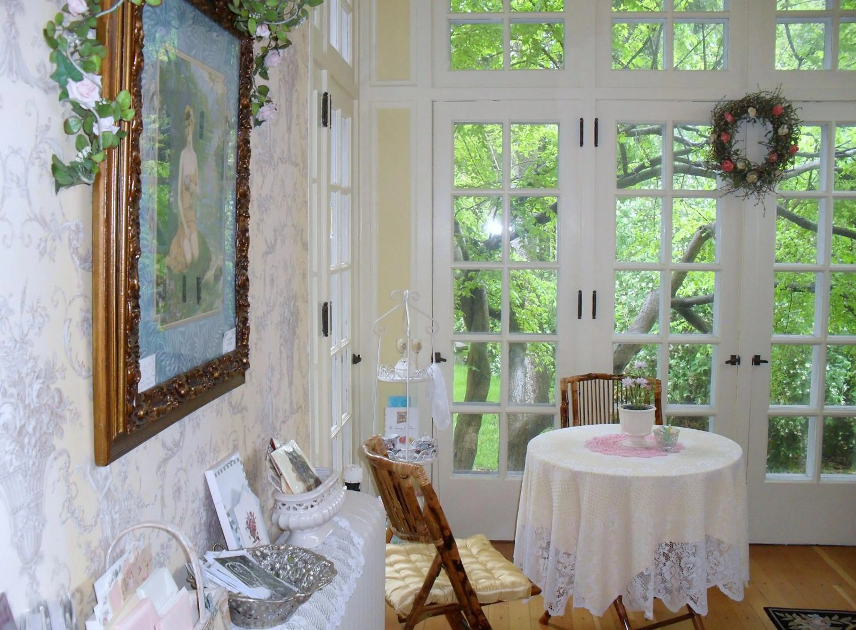 Garden in Alexander Mansion Bed & Breakfast