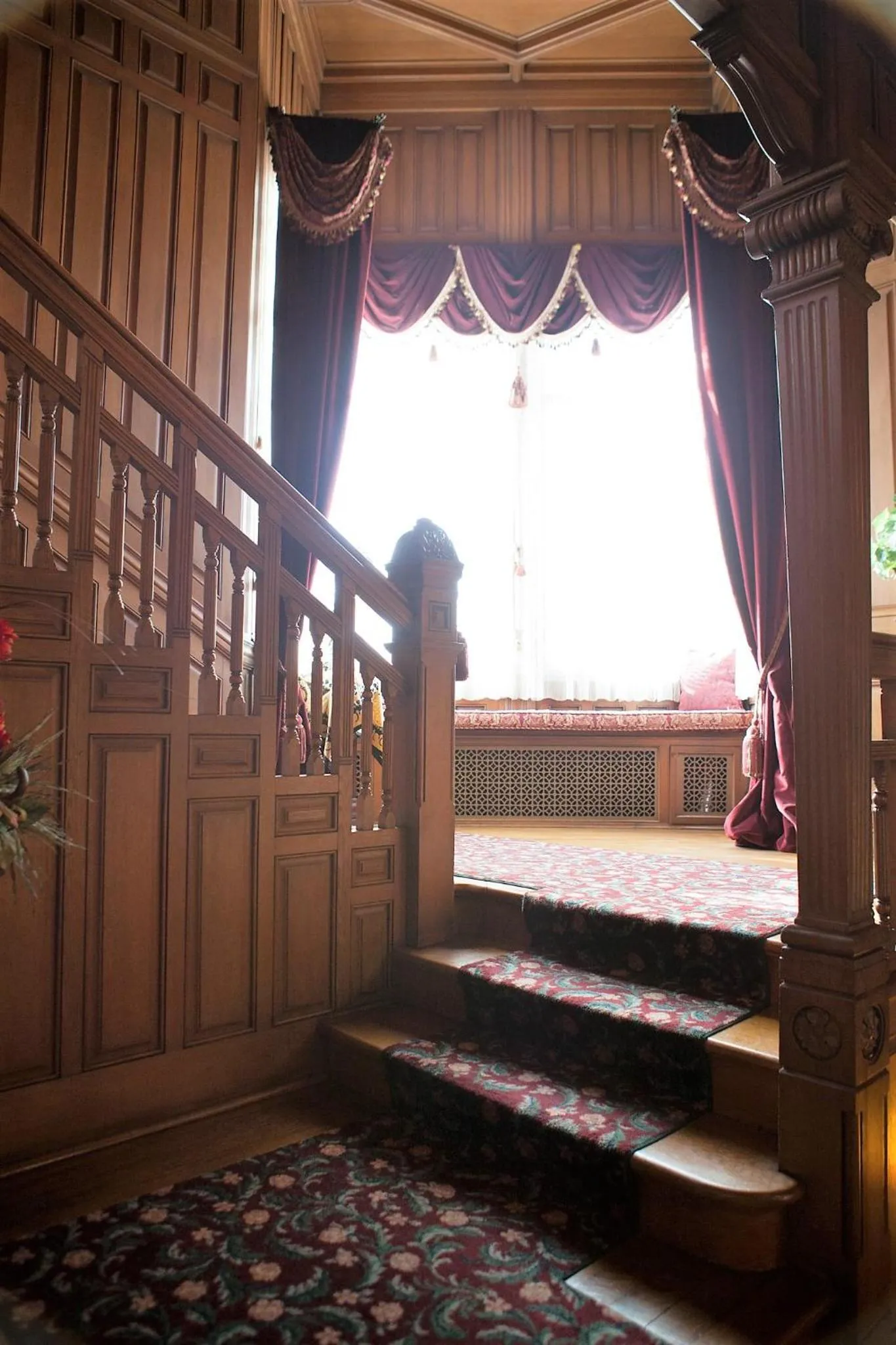 Alexander Mansion Bed & Breakfast