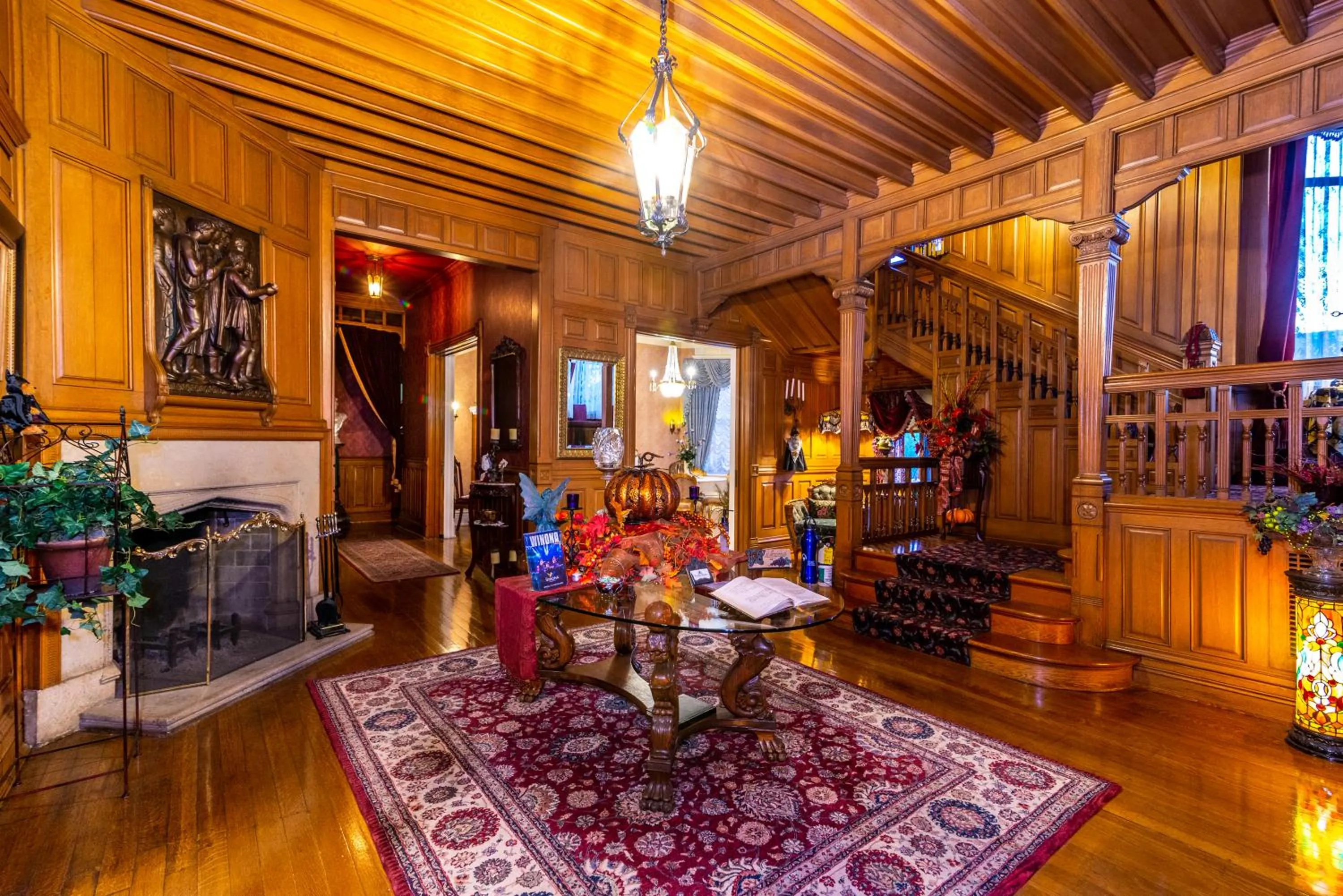 Property building in Alexander Mansion Bed & Breakfast