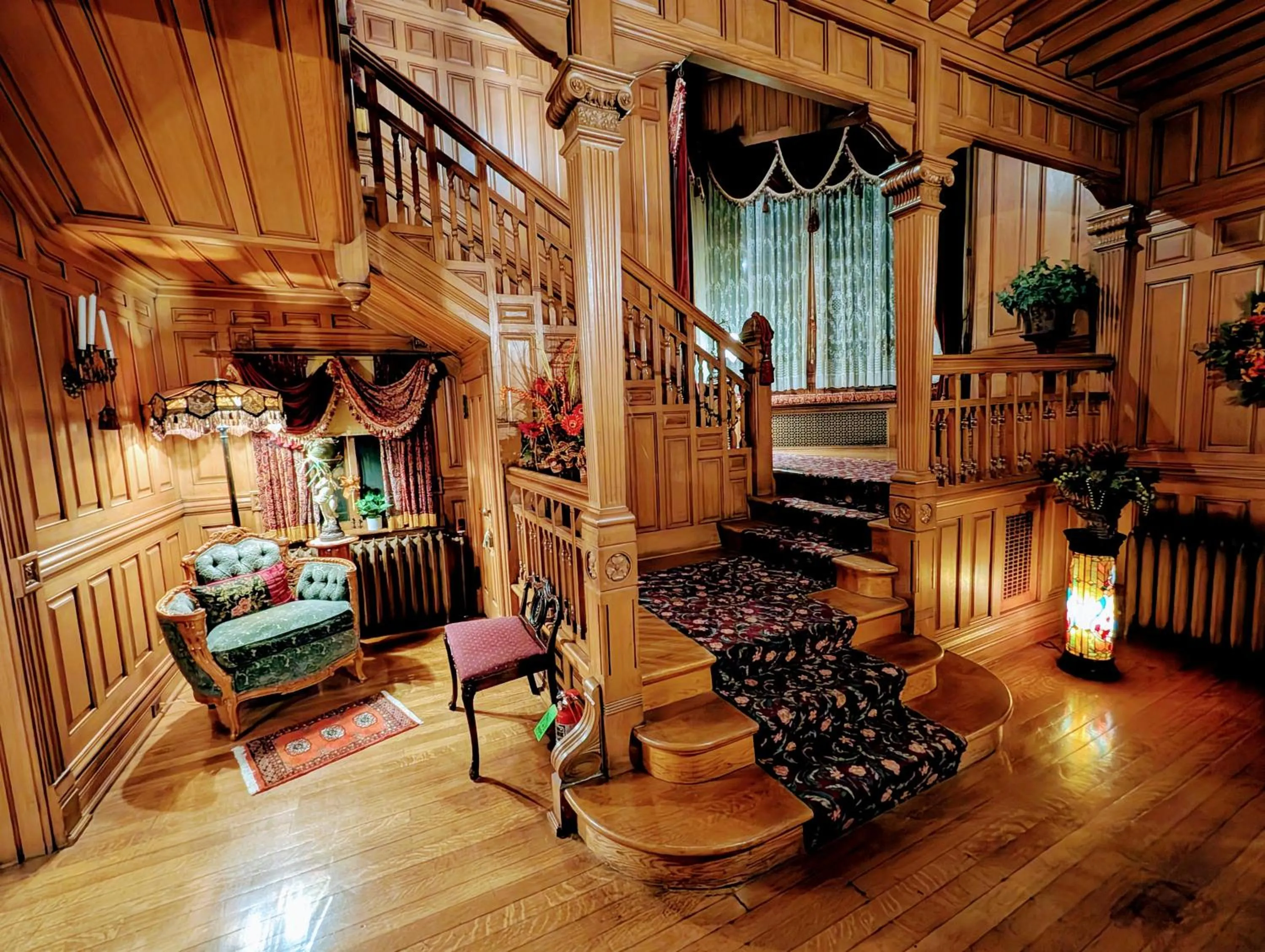 Alexander Mansion Bed & Breakfast