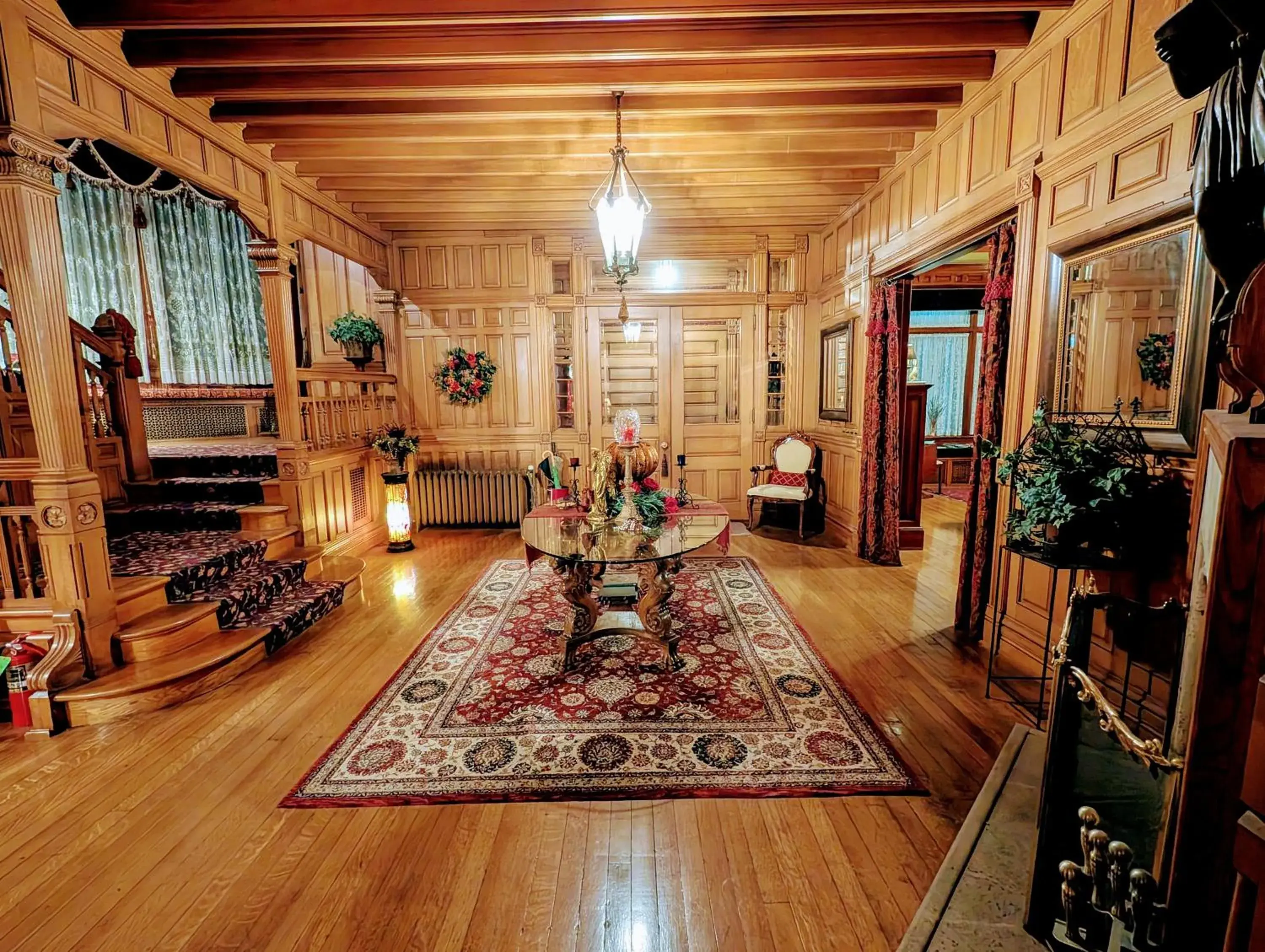 Lobby or reception in Alexander Mansion Bed & Breakfast Lobby or reception in Alexander Mansion Bed & Breakfast