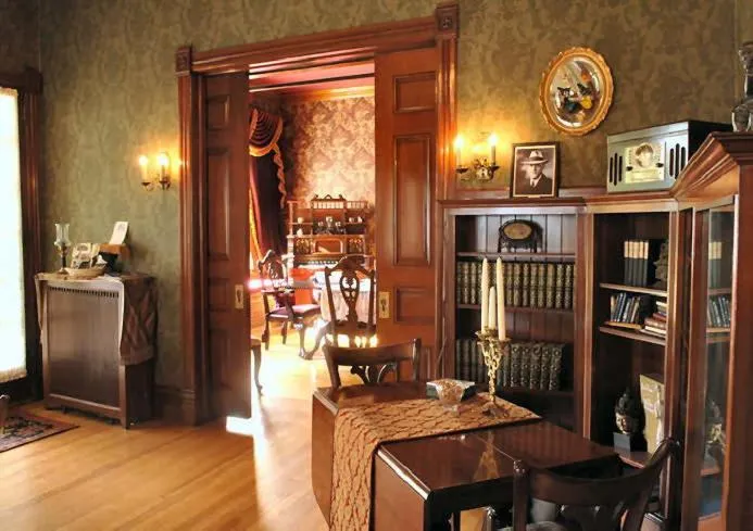 Alexander Mansion Bed & Breakfast