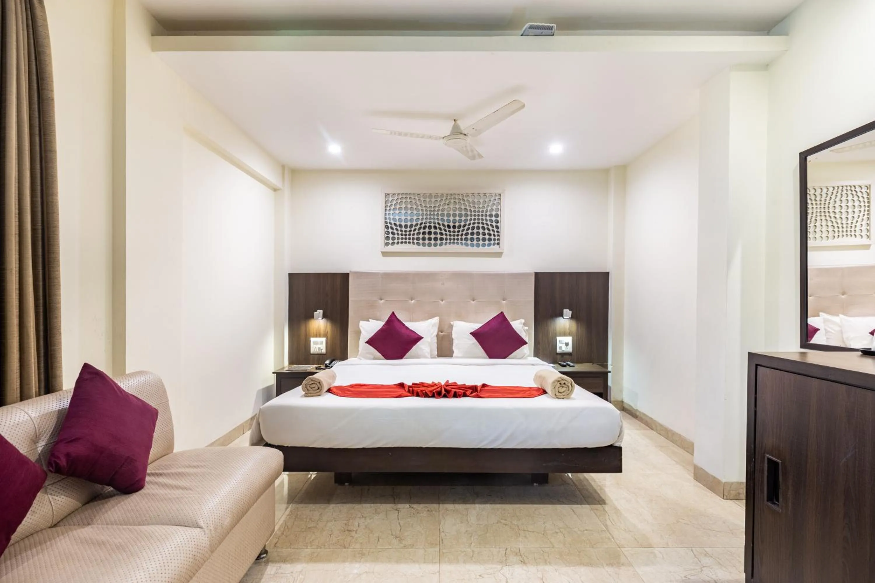 Bedroom, Bed in CALUX Joia Do Mar Resort - Calangute