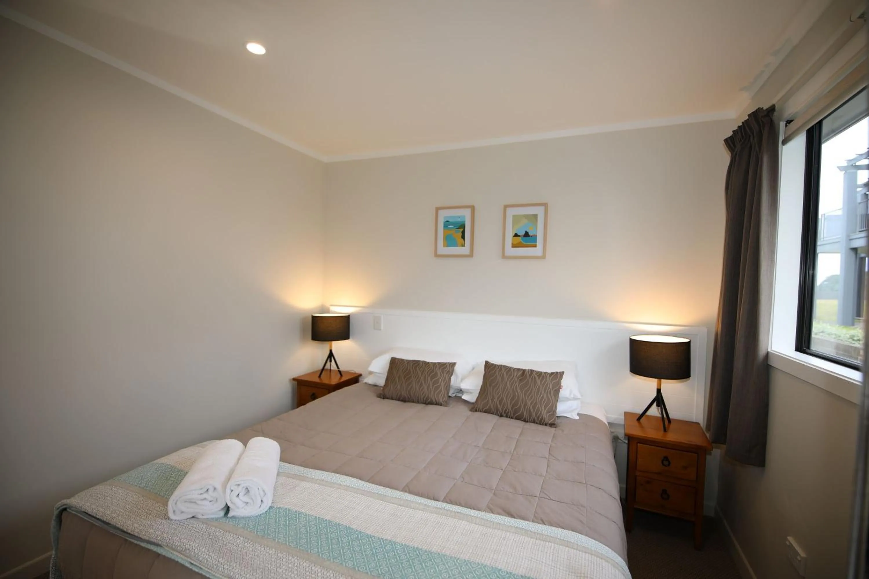 Bedroom, Bed in Blue Marlin Apartments