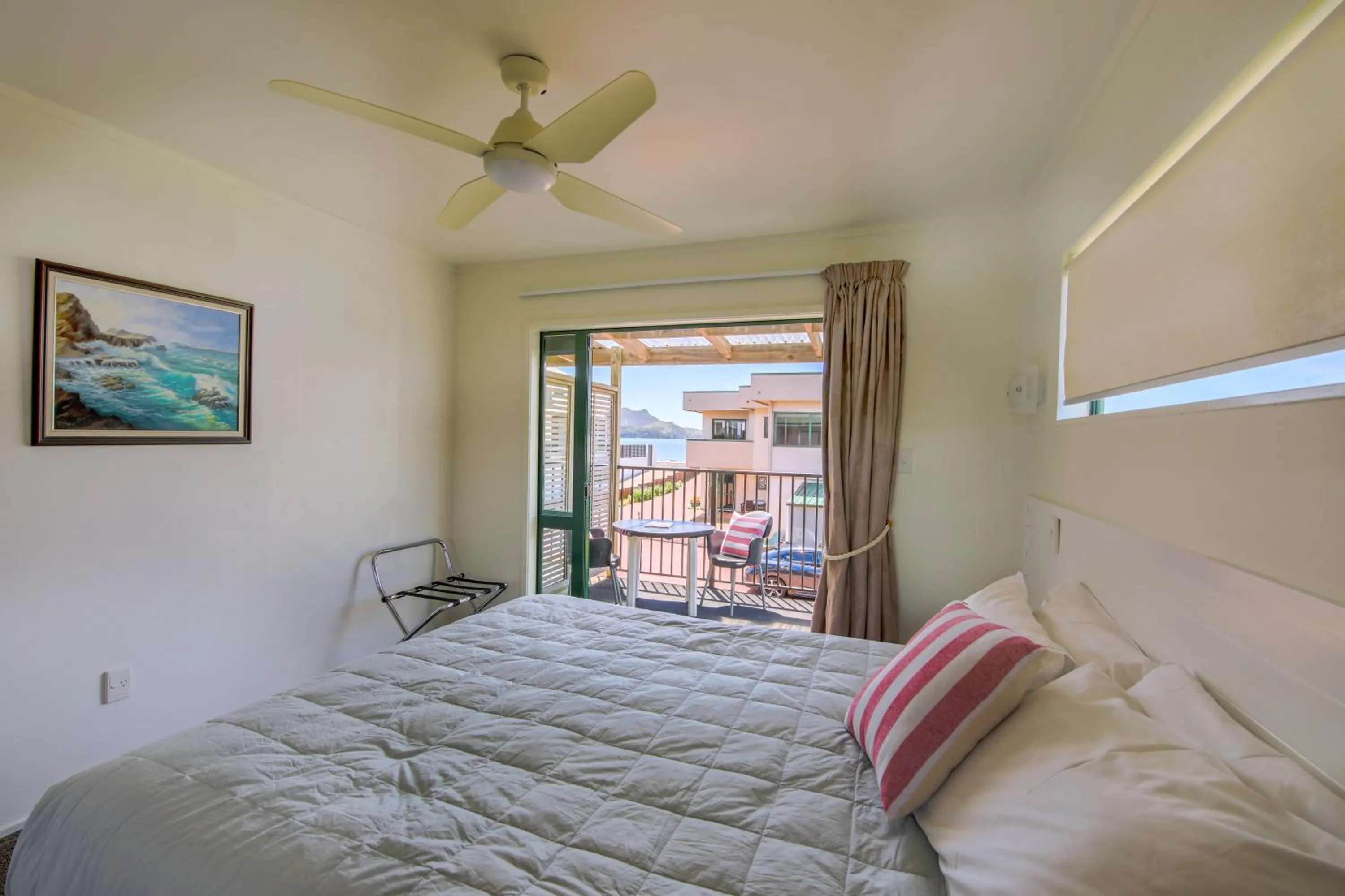 View (from property/room), Bed in Blue Marlin Apartments