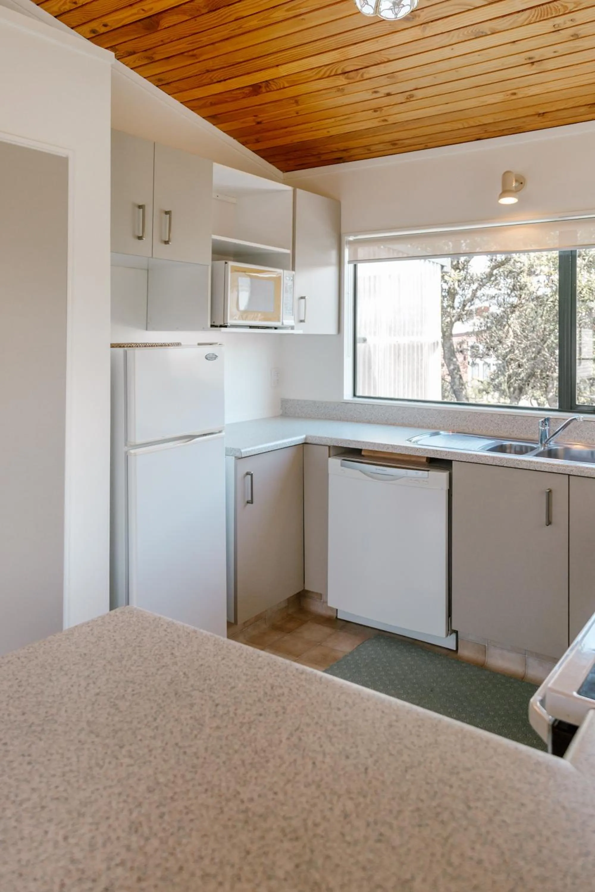 Kitchen or kitchenette in Blue Marlin Apartments