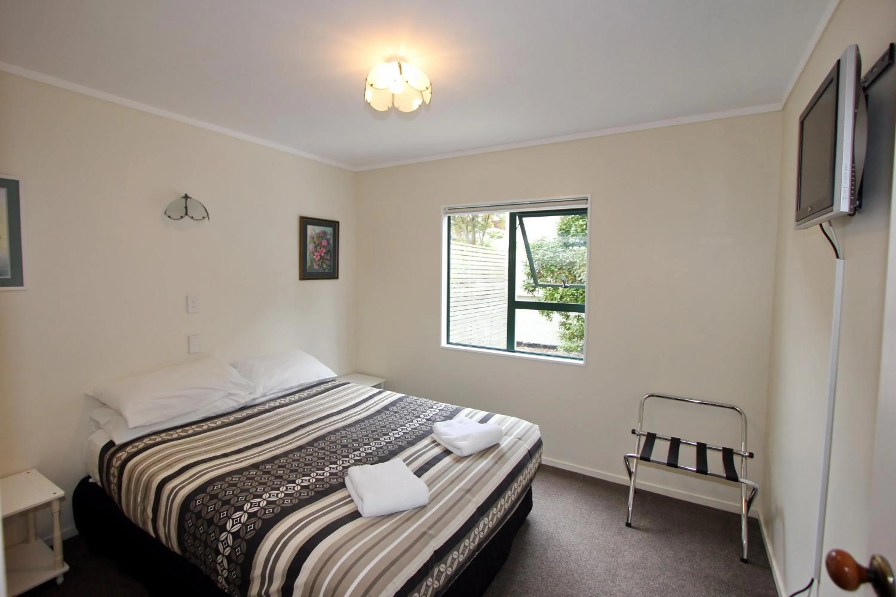 Bed in Blue Marlin Apartments