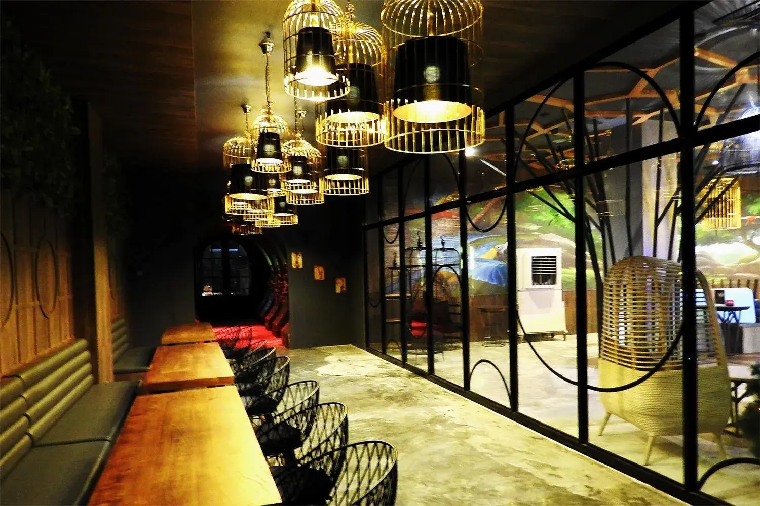 Restaurant/places to eat in Crown Vista Hotel Restaurant/places to eat in Crown Vista Hotel