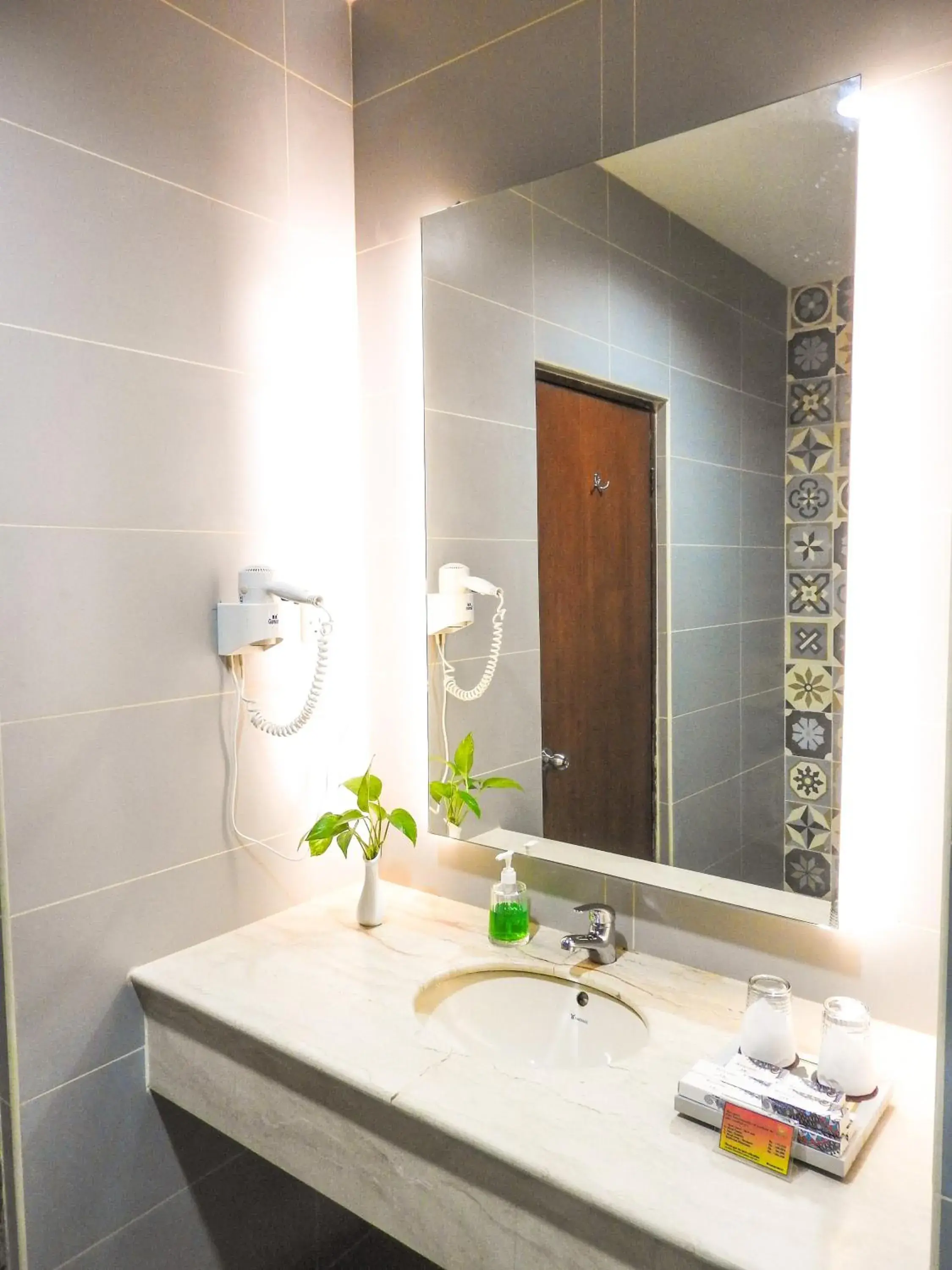 Superior Twin Room in Crown Vista Hotel Superior Twin Room in Crown Vista Hotel