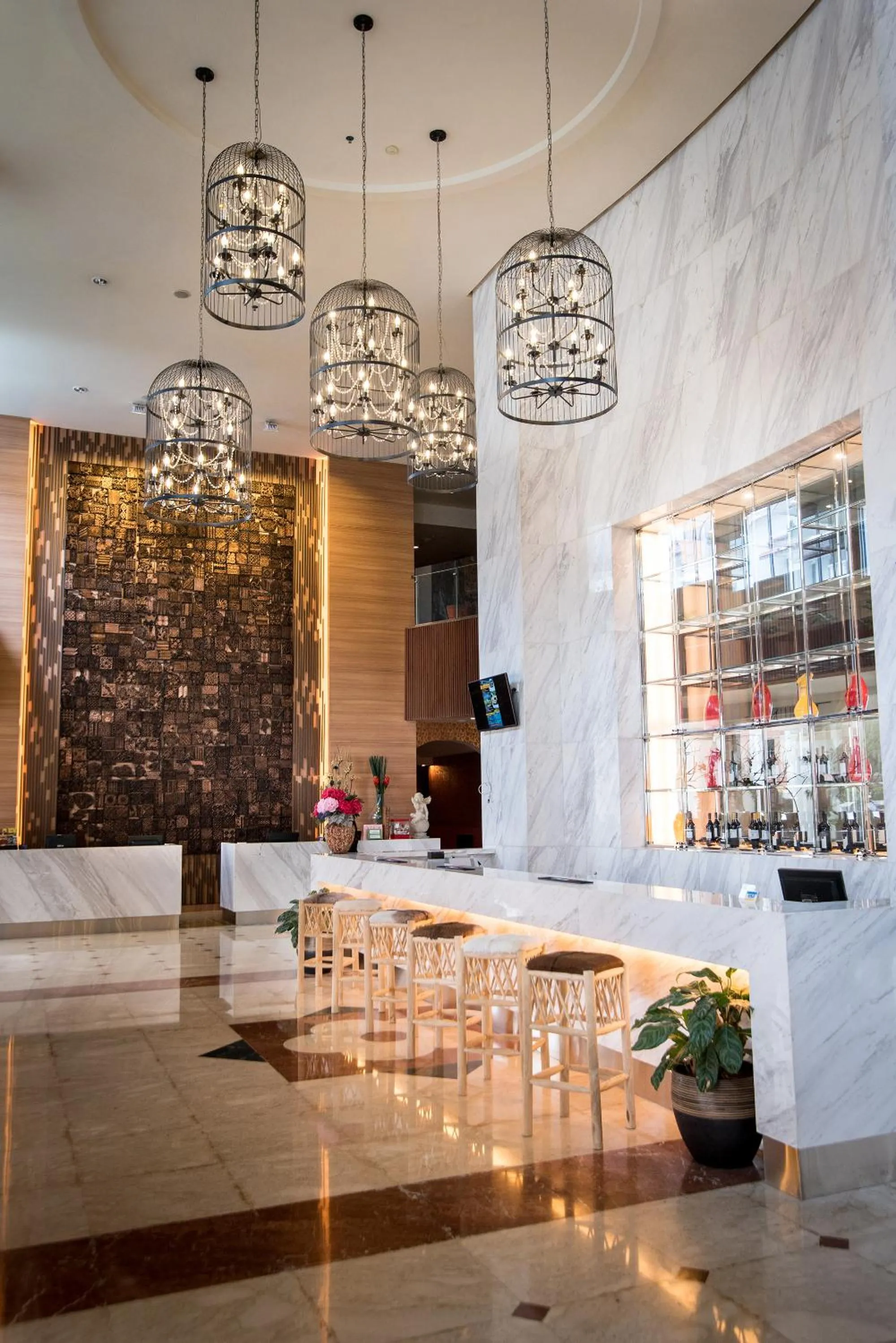 Lounge or bar in Crown Vista Hotel