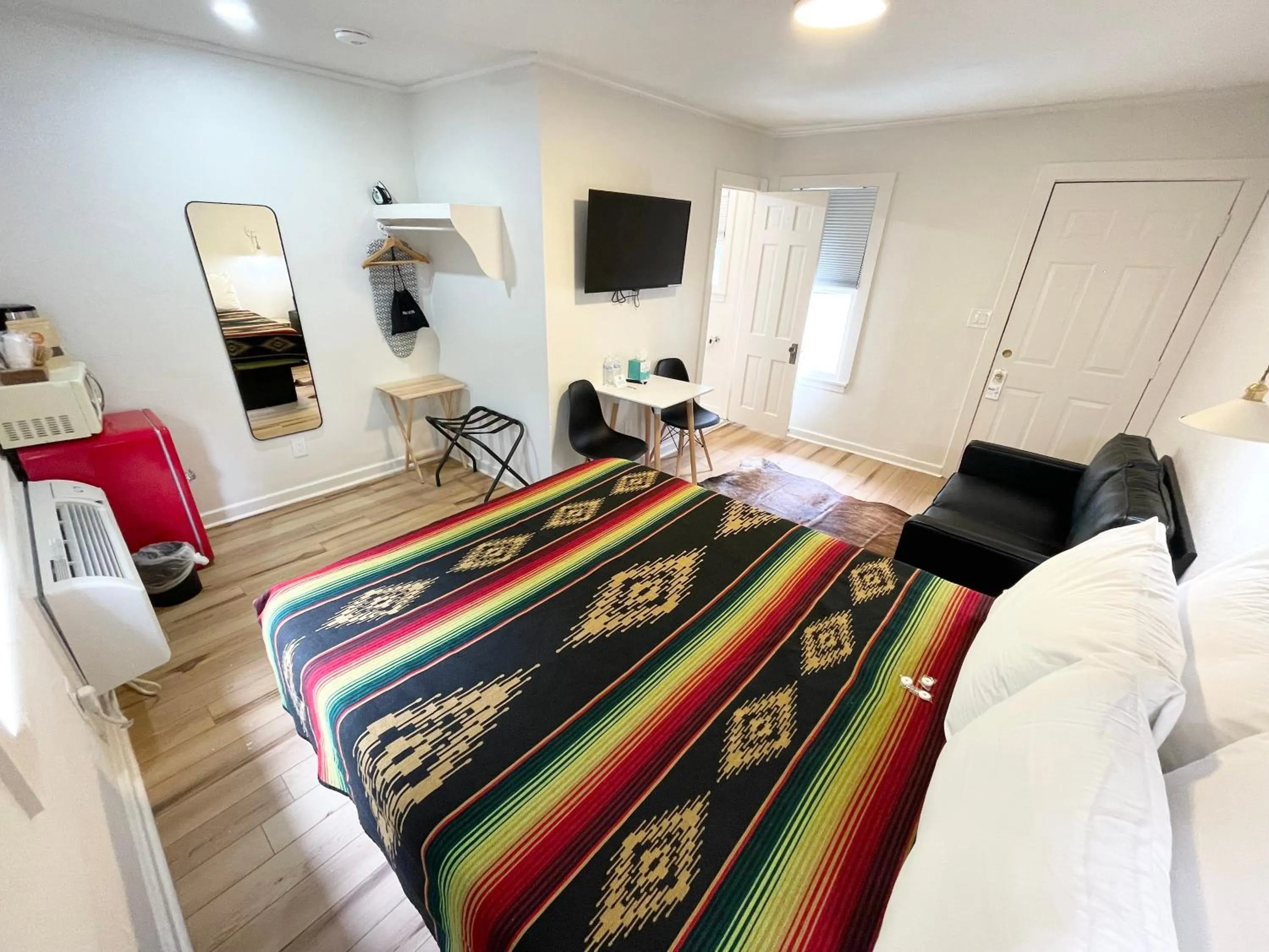 Bed in Frederick Motel