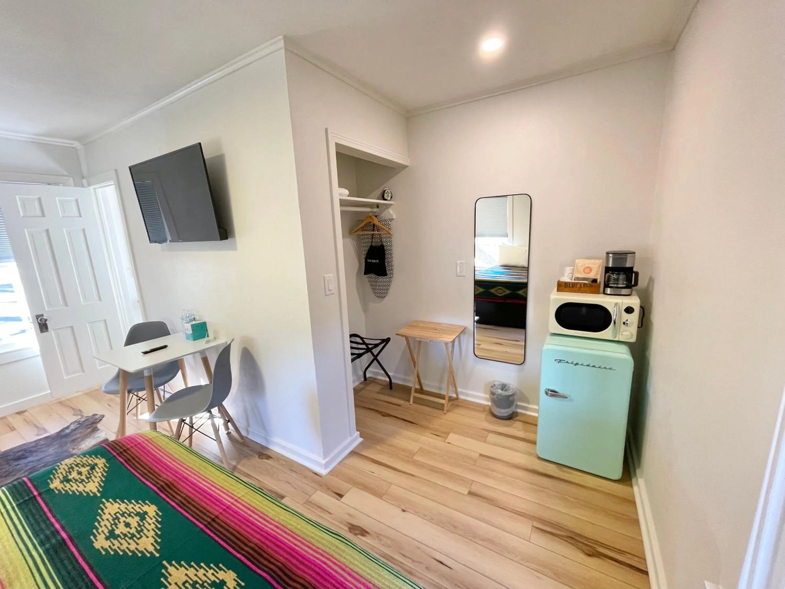 TV and multimedia in Frederick Motel