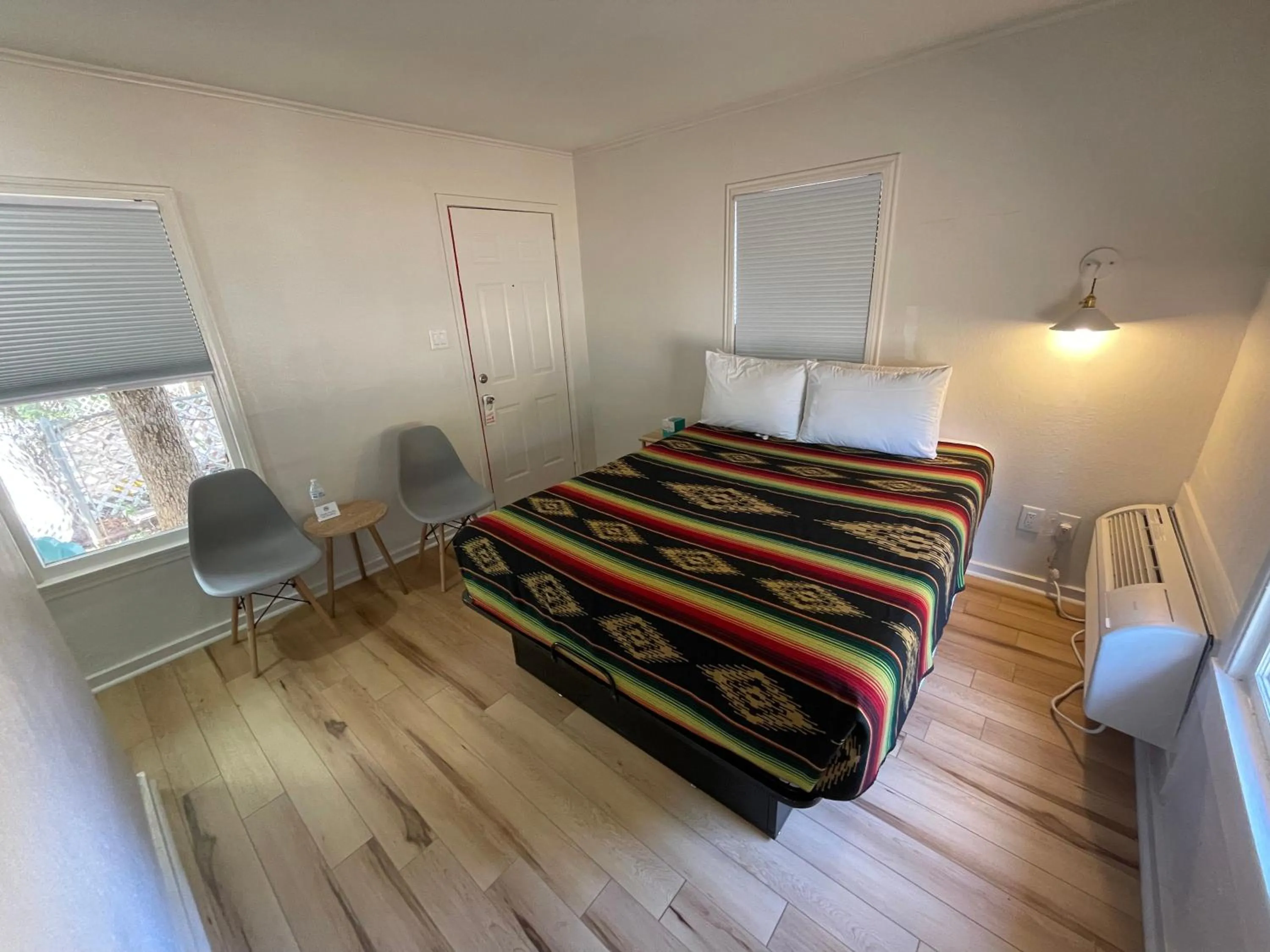 Bed in Frederick Motel