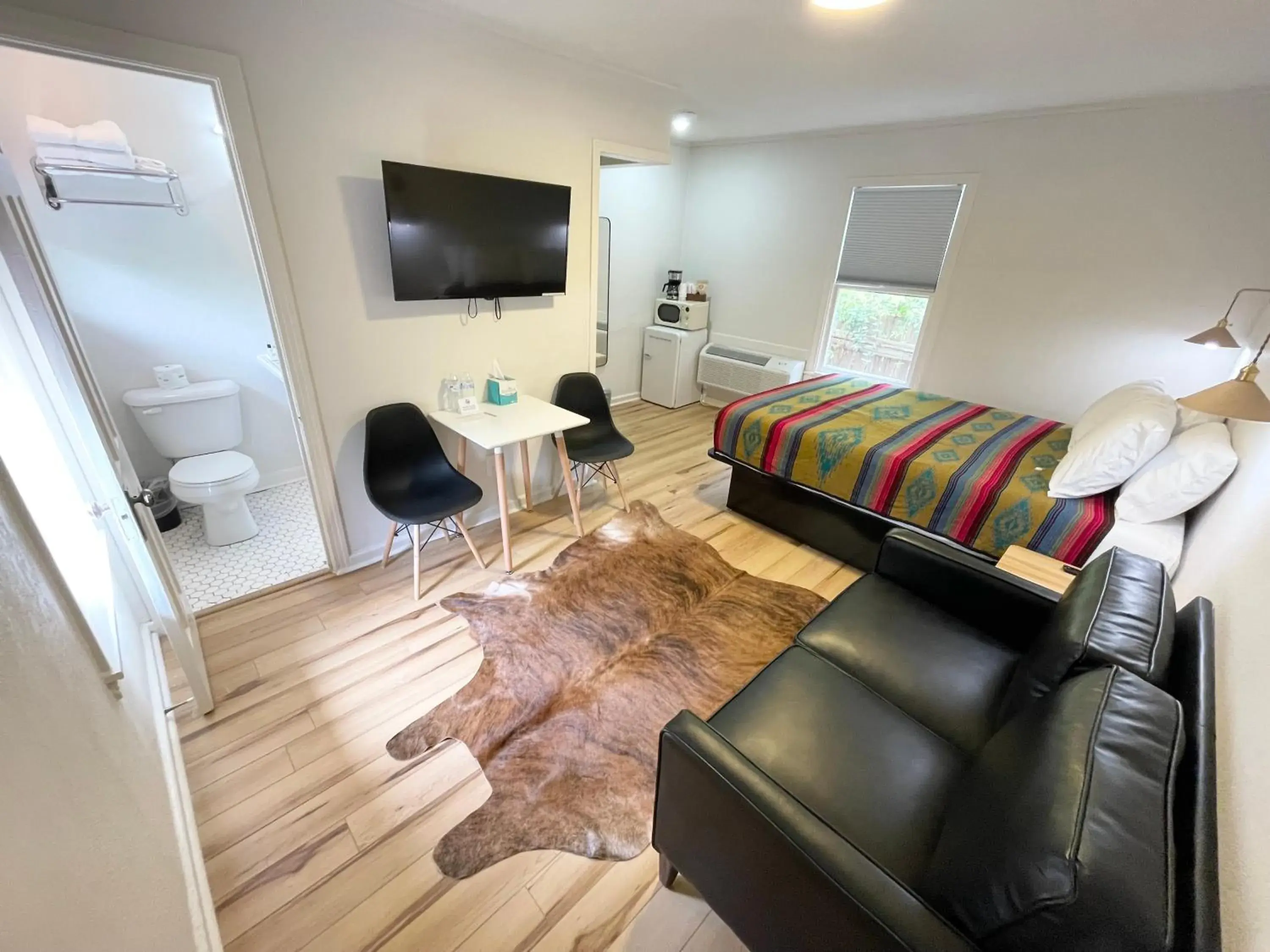 Queen Suite in Frederick Motel Queen Suite in Frederick Motel