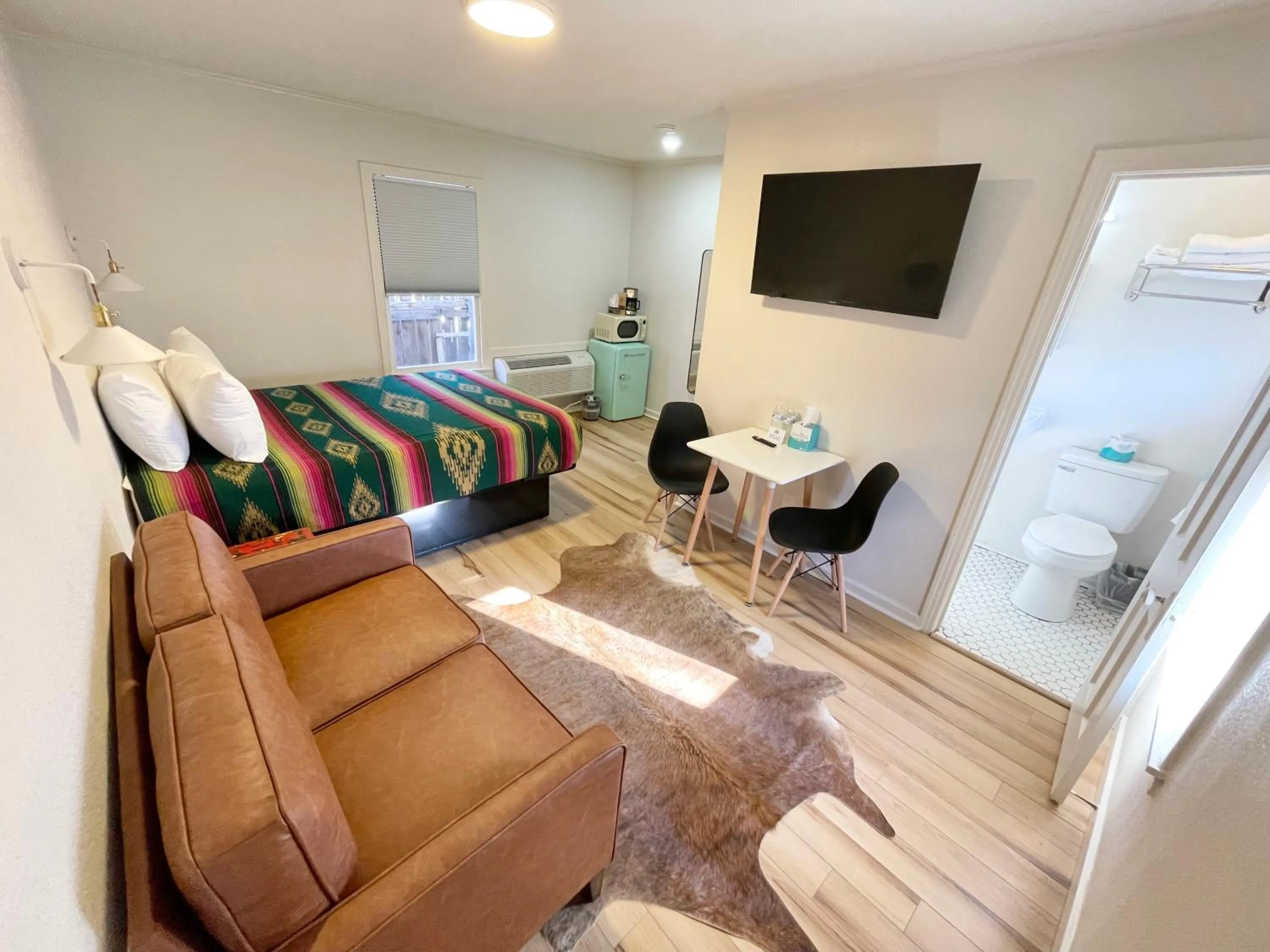 TV and multimedia in Frederick Motel