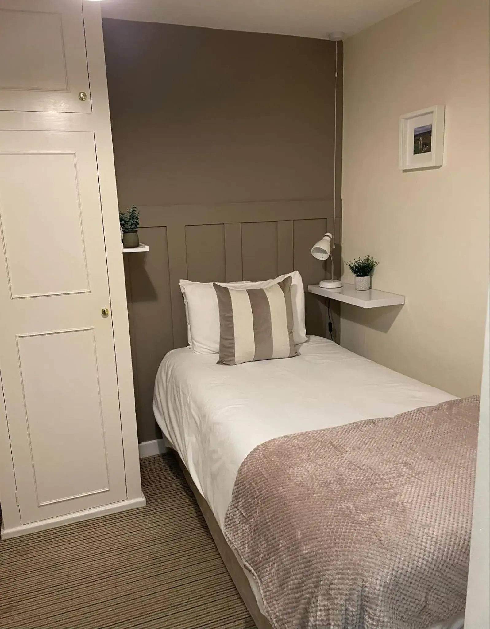 Standard Single Room - single occupancy in The Barn Guest House and Tearoom Standard Single Room - single occupancy in The Barn Guest House and Tearoom