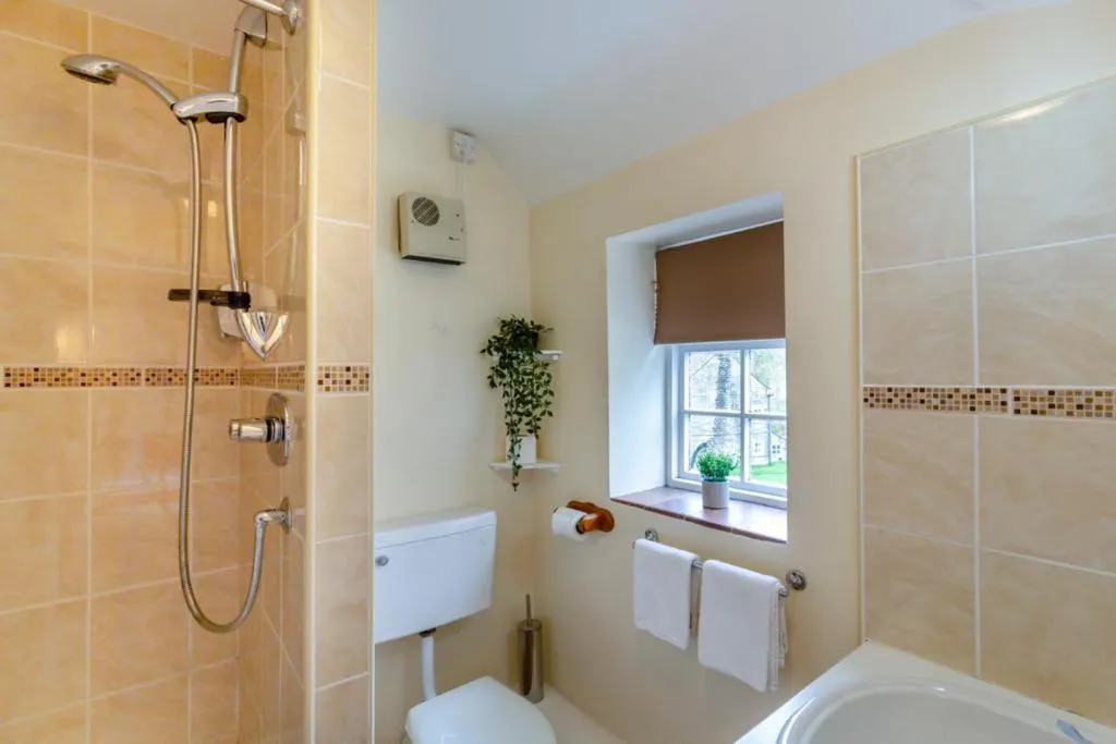 Standard Twin Room with Garden View in The Barn Guest House and Tearoom