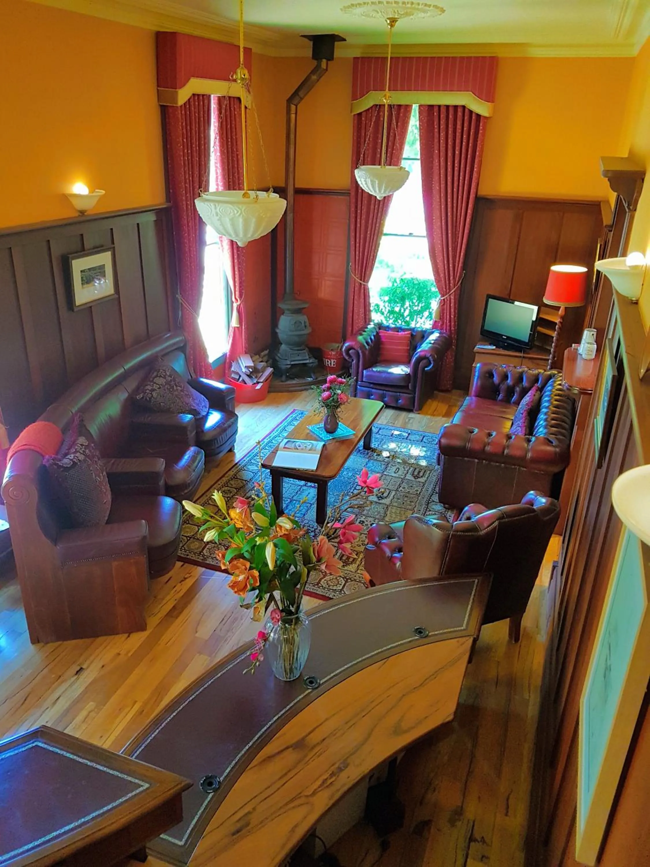 Communal lounge/ TV room in Bridgefield Guest House