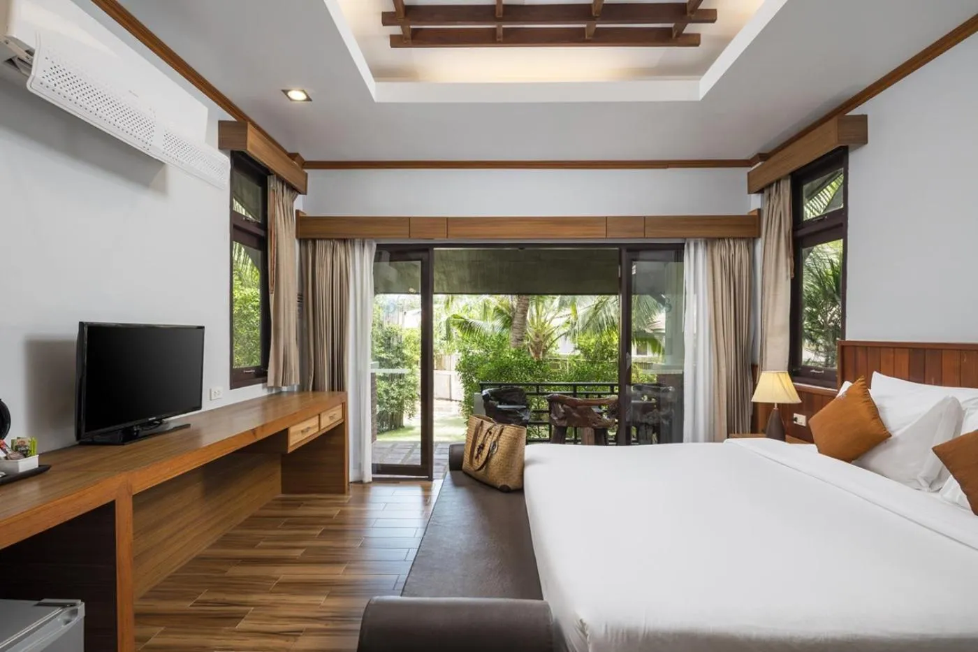 Bed in Phangan Bayshore Resort Koh Phangan