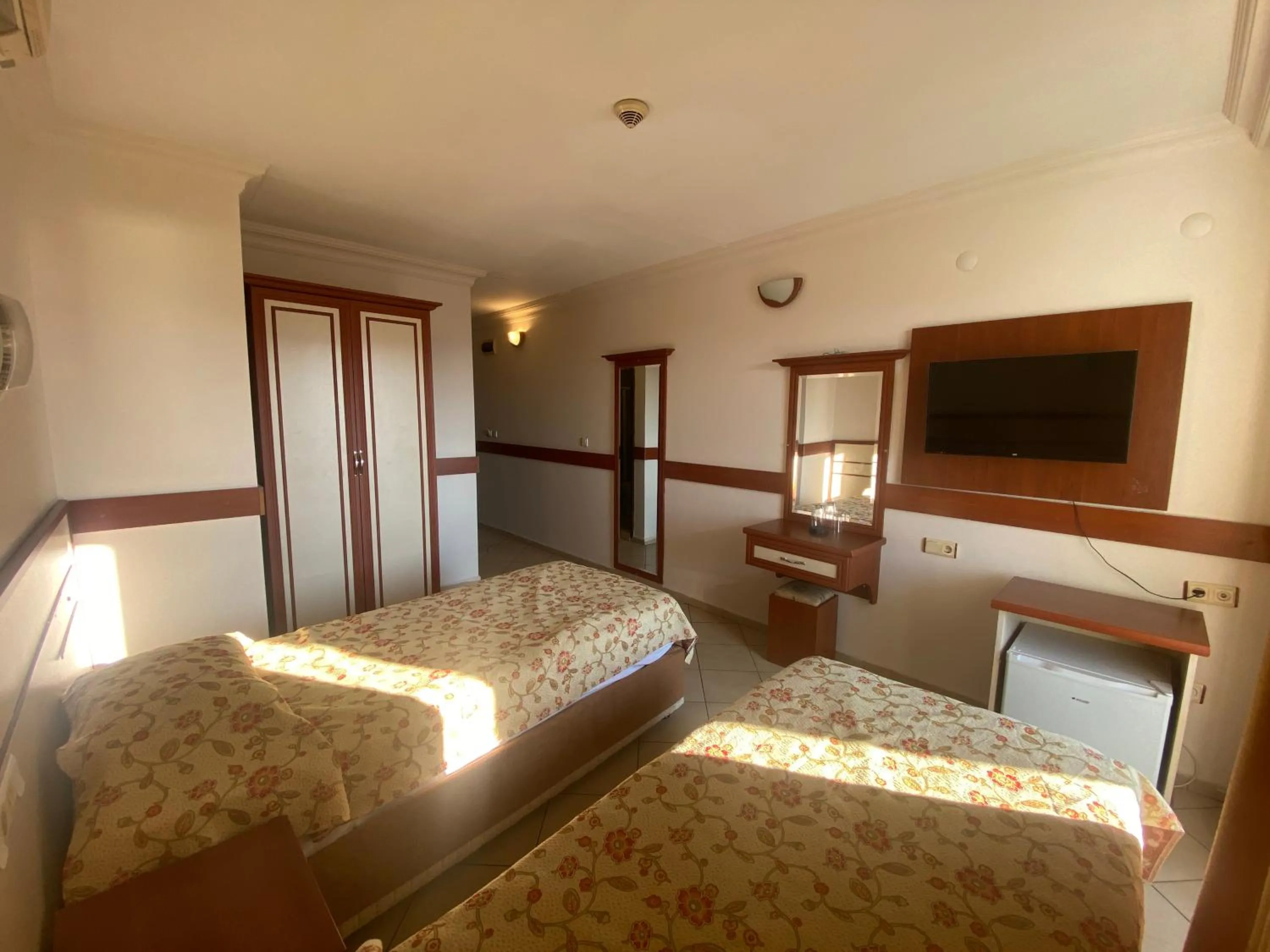 Lavinia Apart & Hotel