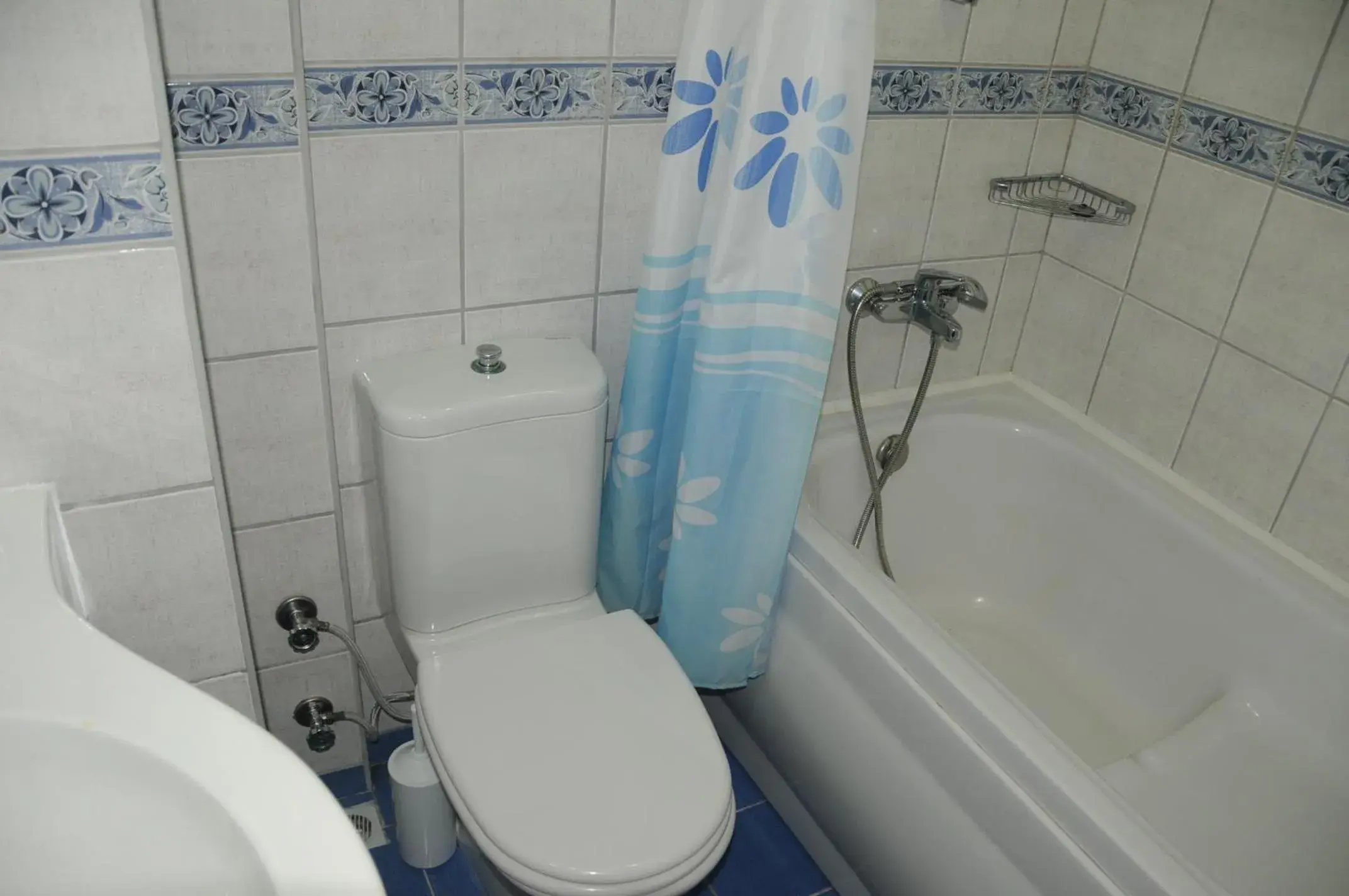 Bathroom in Alin Hotel