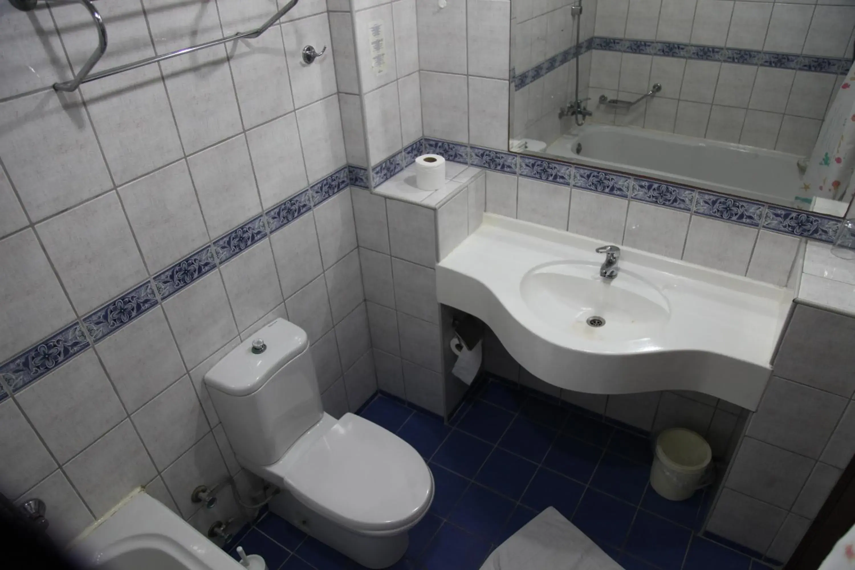 Bathroom in Alin Hotel