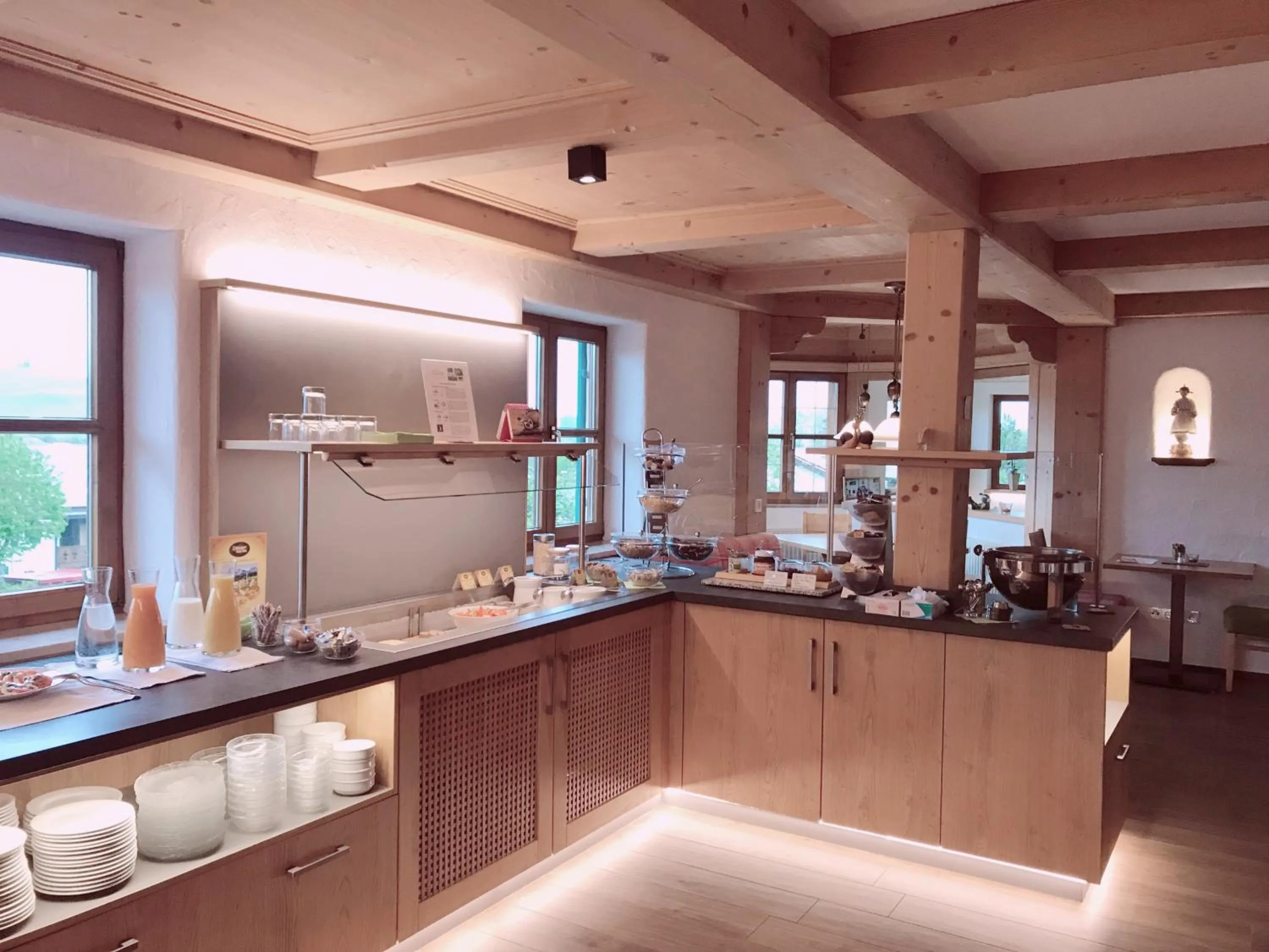 Breakfast in Hotel am Wiesenhang - Garni