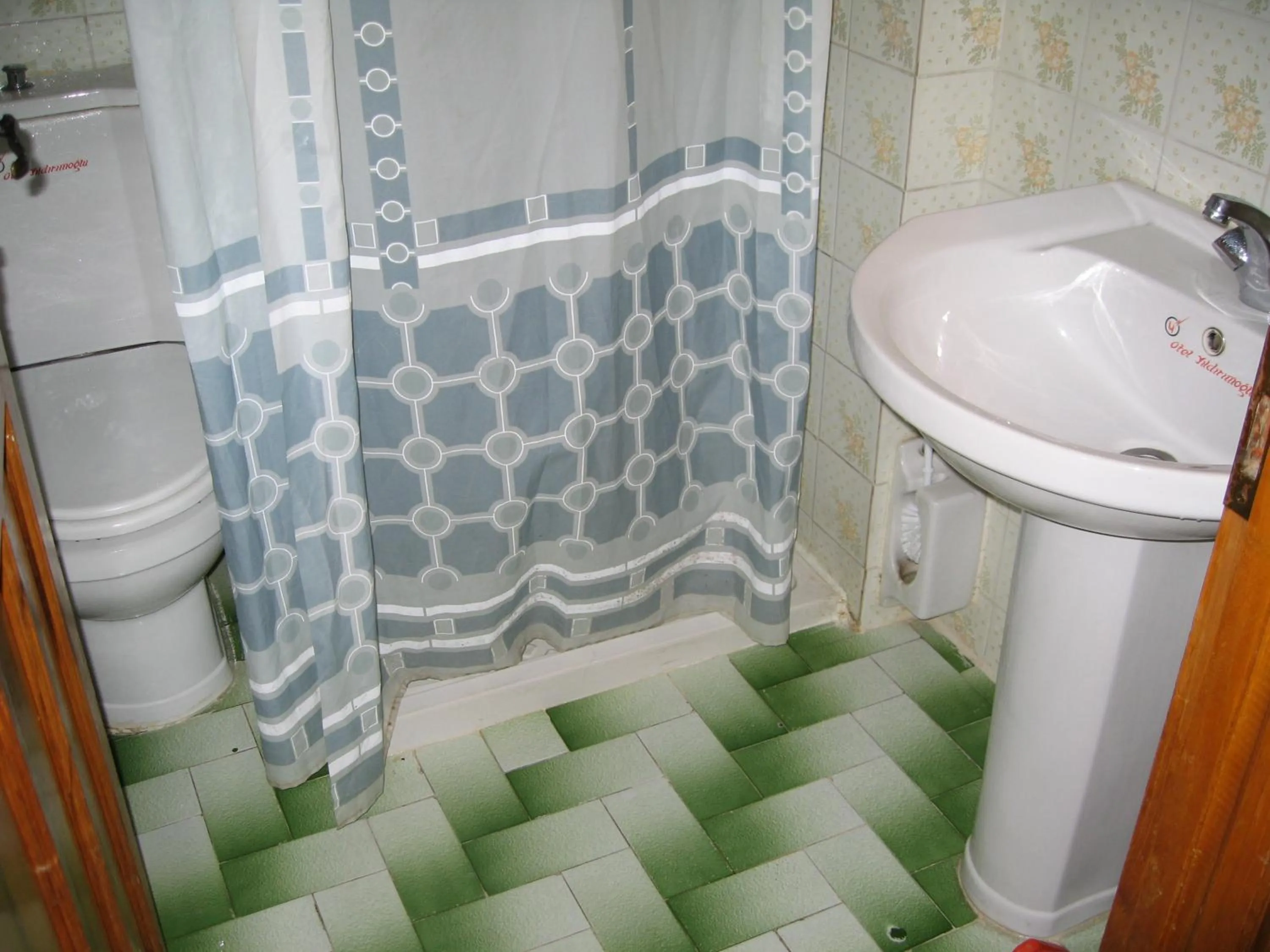 Shower in Hotel Yildirimoglu