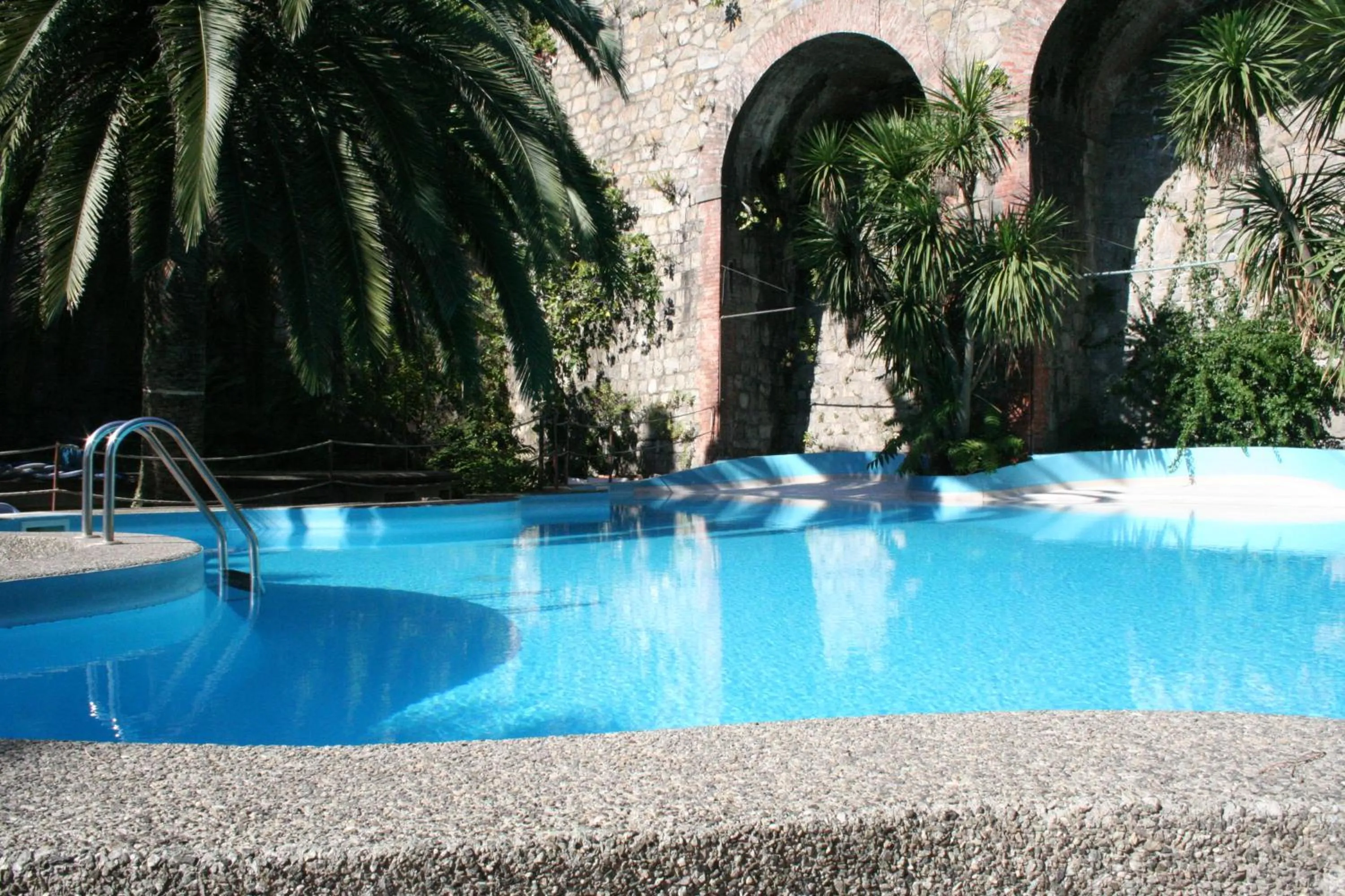 Pool view in Hotel Residence Moneglia