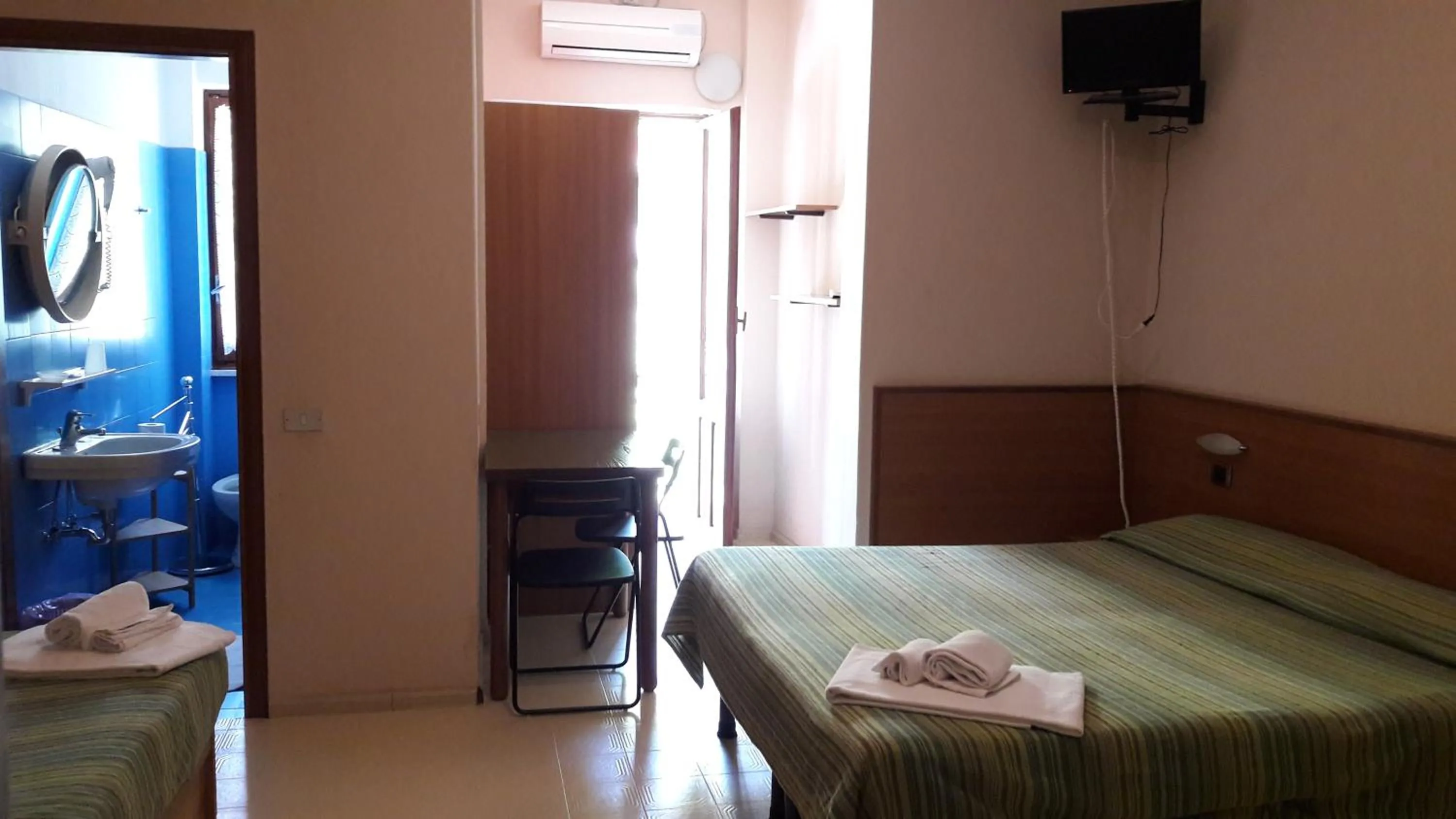 Photo of the whole room, Bed in Hotel Residence Moneglia