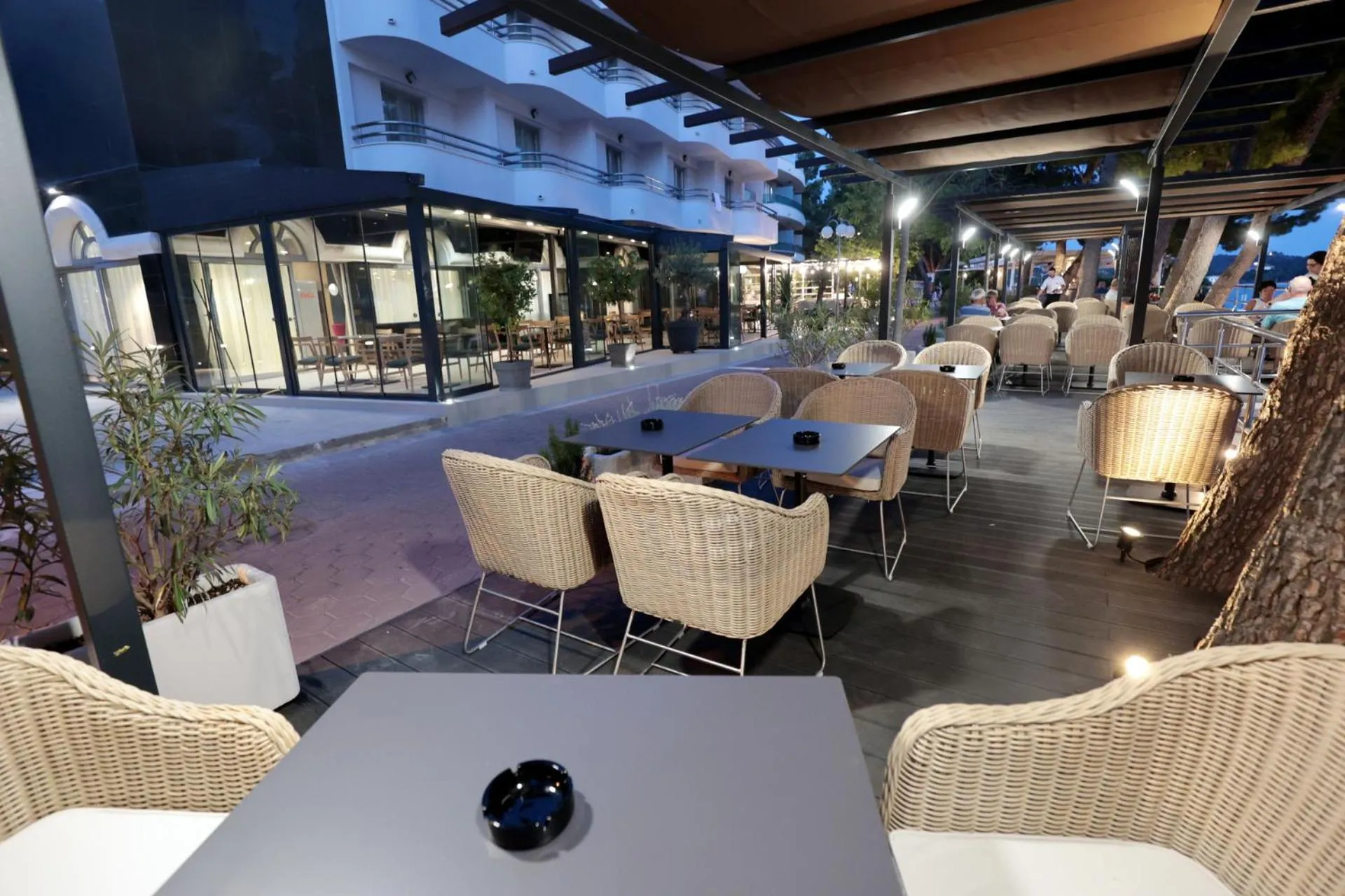 Restaurant/places to eat in Hotel Milenij