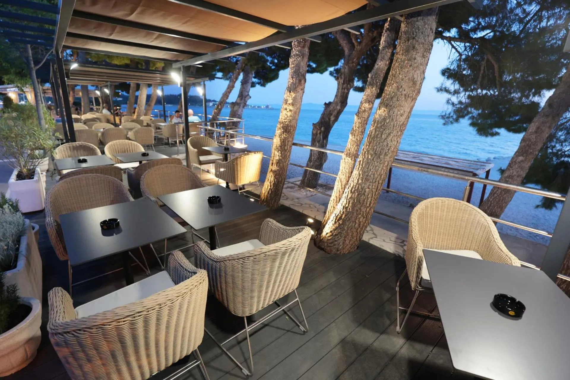 Restaurant/places to eat in Hotel Milenij