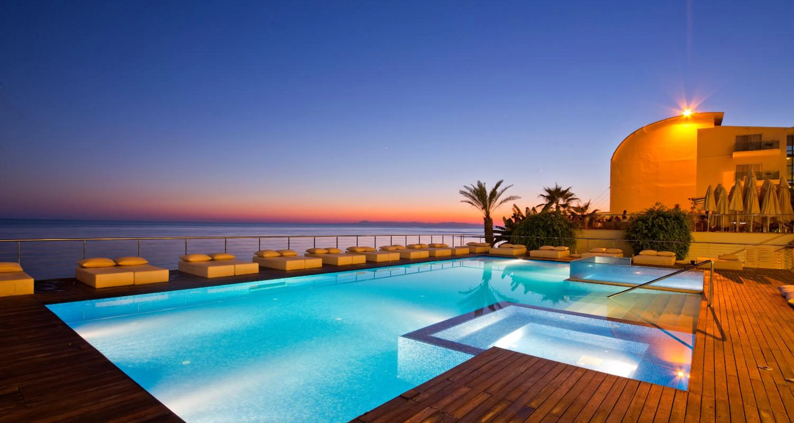 Swimming pool in Yalihan Una