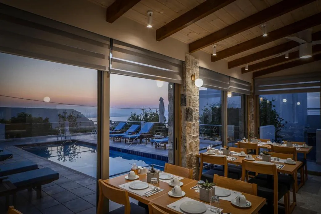 Restaurant/places to eat in Lenikos Resort