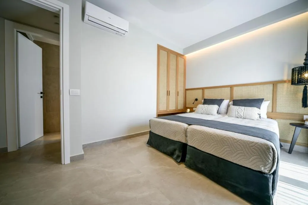 Bed in Lenikos Resort